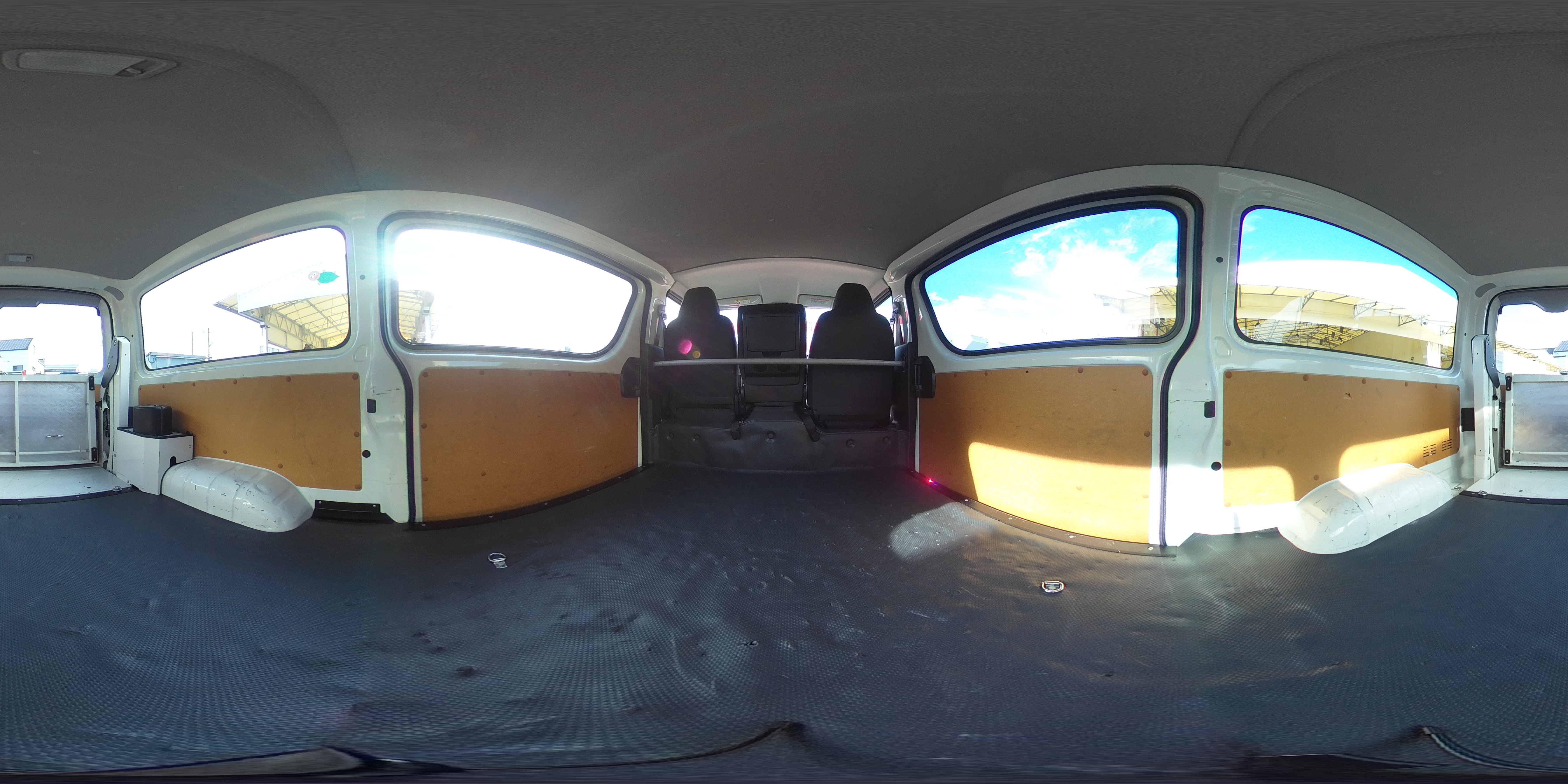 ハイエース　ロング　ＤＸ　５ドア　ガソリン車　３人乗り　トヨタ車体製パワーゲート　社外ナビ　バックカメラ　ＥＴＣ　キーレス　ＡＣ１００Ｖ　衝突軽減ブレーキ　車線逸脱警報　ワンオーナー！ＡＴ車！2