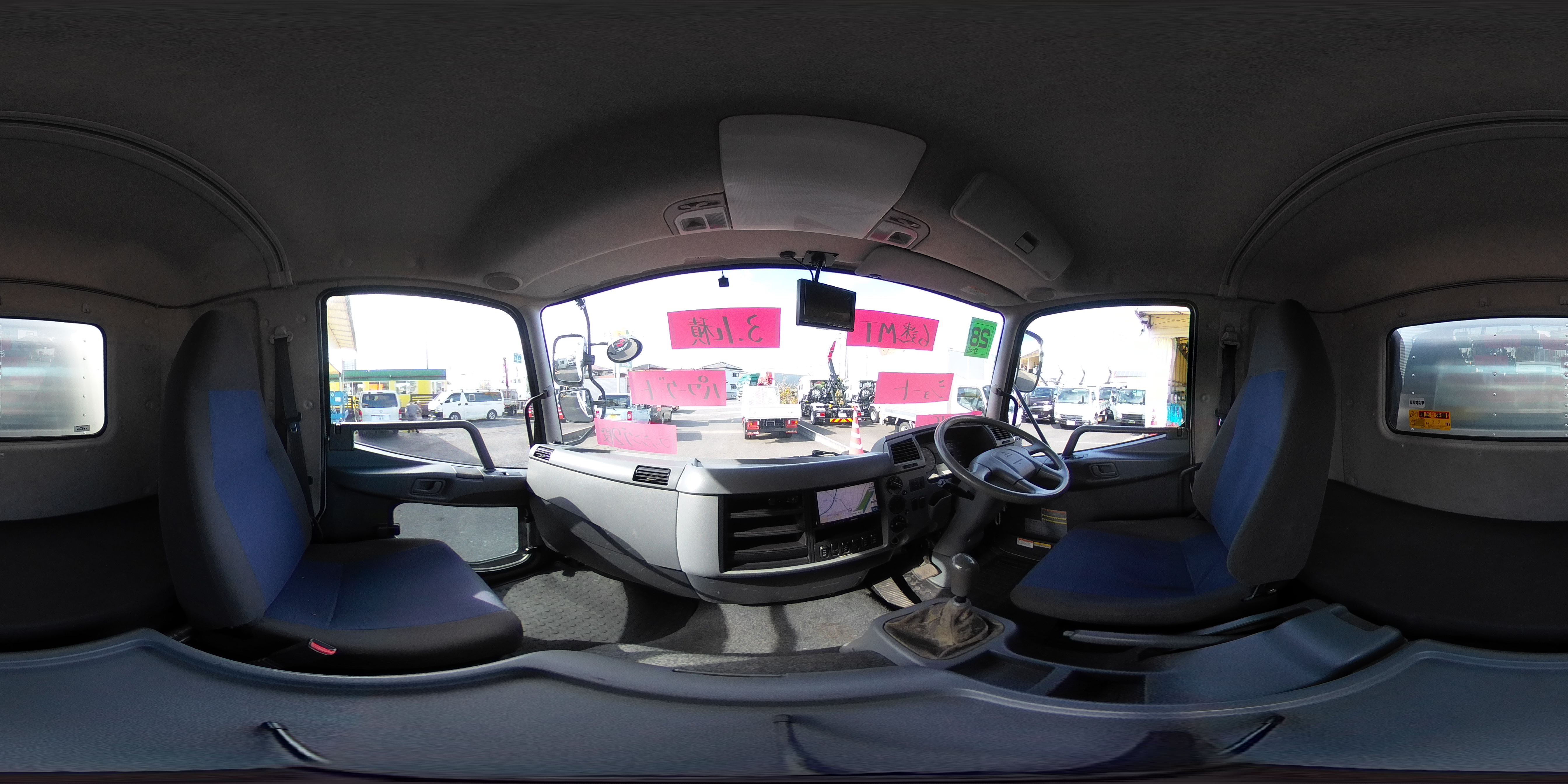 ファイター　４トン　「標準幅　ベッド付き　ショート」　アルミバン　積載３１００ｋｇ　サイドドア　リーフサス　ｍ長　格納パワーゲート　ラッシング２段　壁面フック　社外ナビ　バックカメラ　ＥＴＣ　坂道発進補助　ＨＩＤヘッドライト　メッキパーツ　パブコ製　６速ＭＴ！0