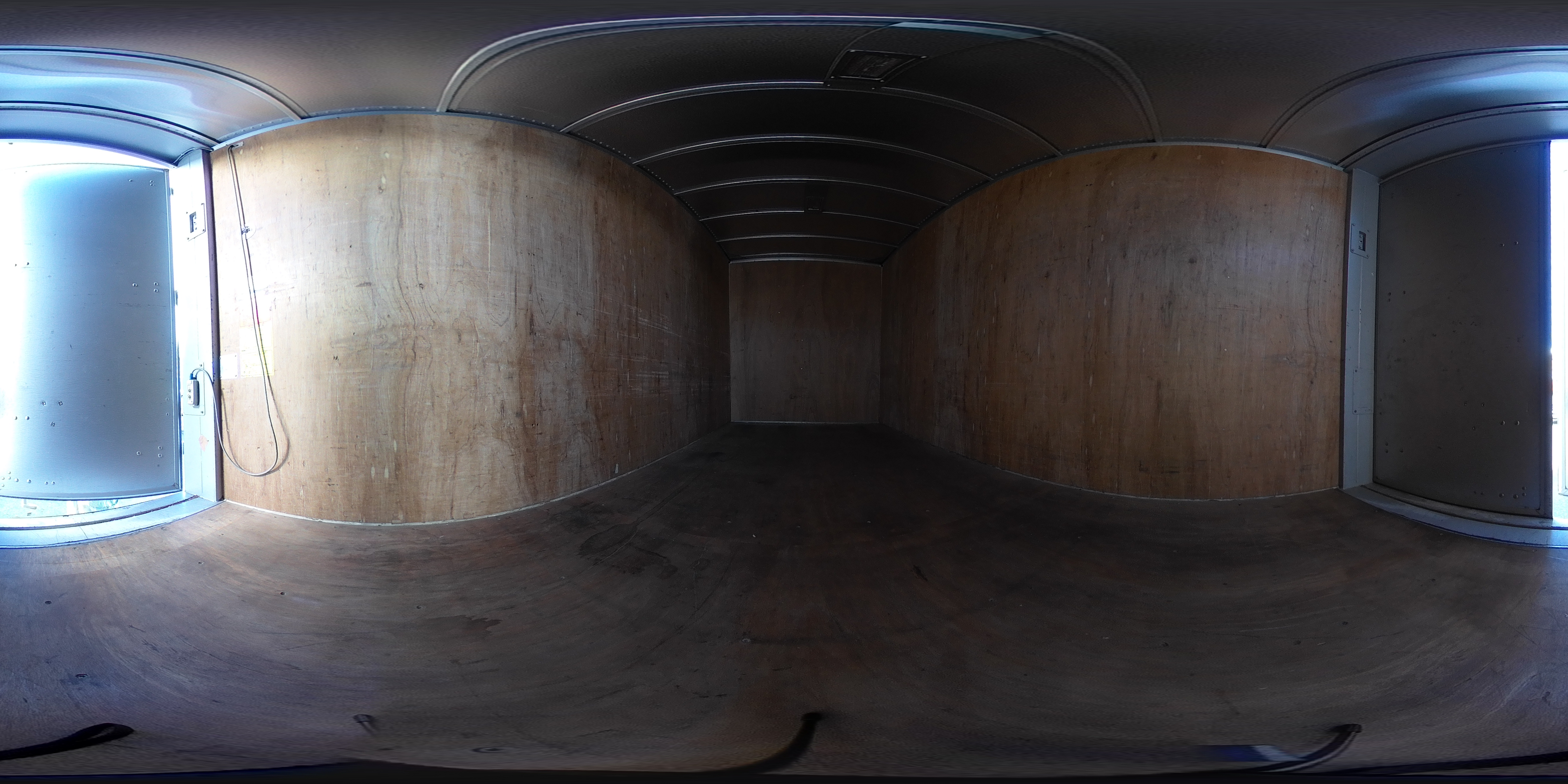 トヨエース　「標準幅　セミロング」　アルミバン　積載２０００ｋｇ　リア観音扉　垂直パワーゲート　バックカメラ　社外ナビ　ワンセグＴＶ　ＥＴＣ　衝突軽減ブレーキ　車線逸脱警報　北村製　ＡＴ車！2