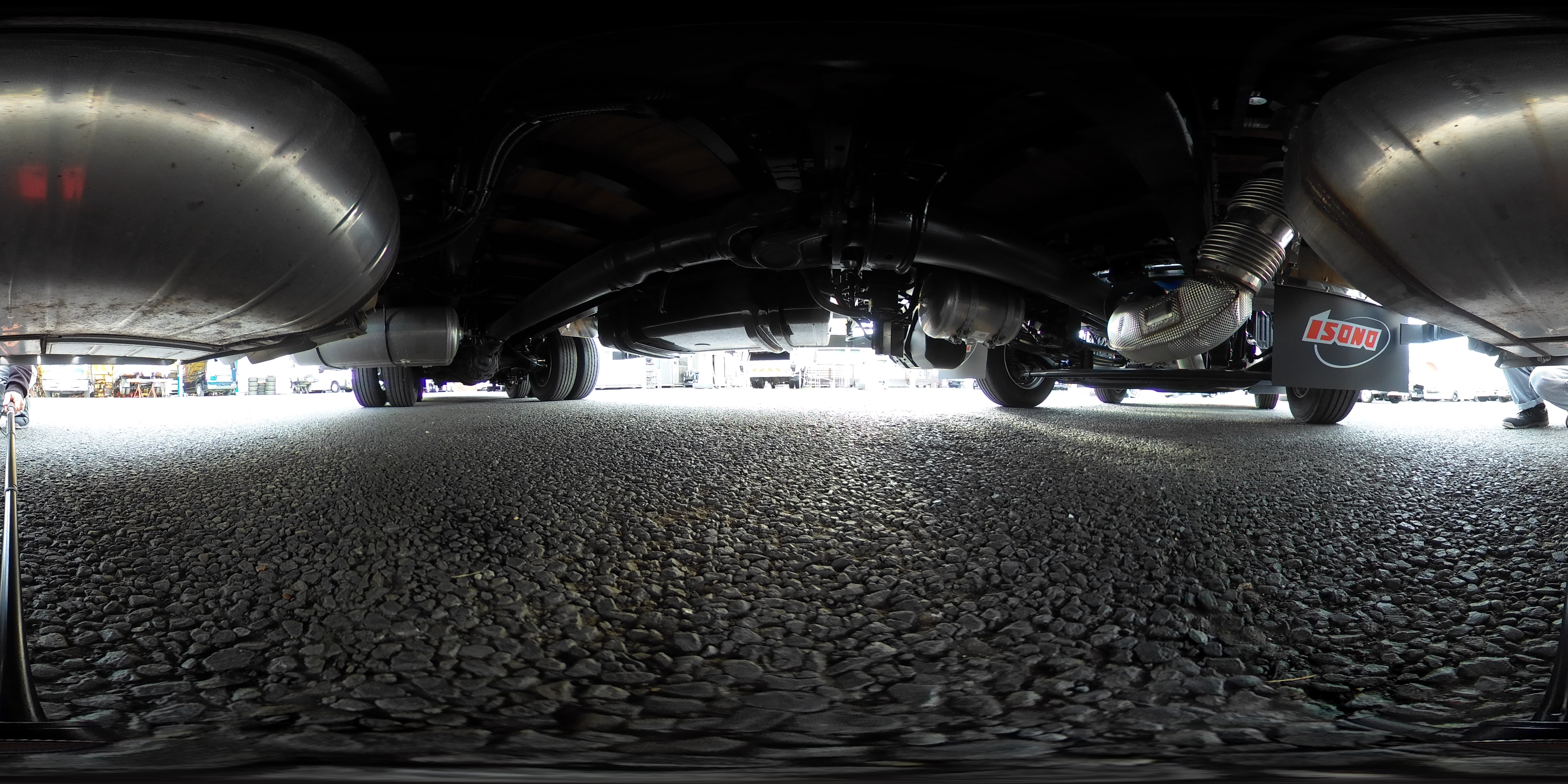 （未使用）　スーパーグレート　大型　４軸　２デフ　リーフサス　「ベッド付き」　４段セルフクレーン　積載１１８００ｋｇ　タダノ製　ラジコン　フックイン　２．９３ｔ吊　ウインチ　いそのボディー製造りボディー　鳥居シマ板張り　床フック１０対　スタンション穴　アユミ板付き　バックカメラ　ＥＴＣ２．０　メッキパーツ　回送仕様　ＡＴ車！総重量２５トン未満！　車検「Ｒ８年１月まで！」1