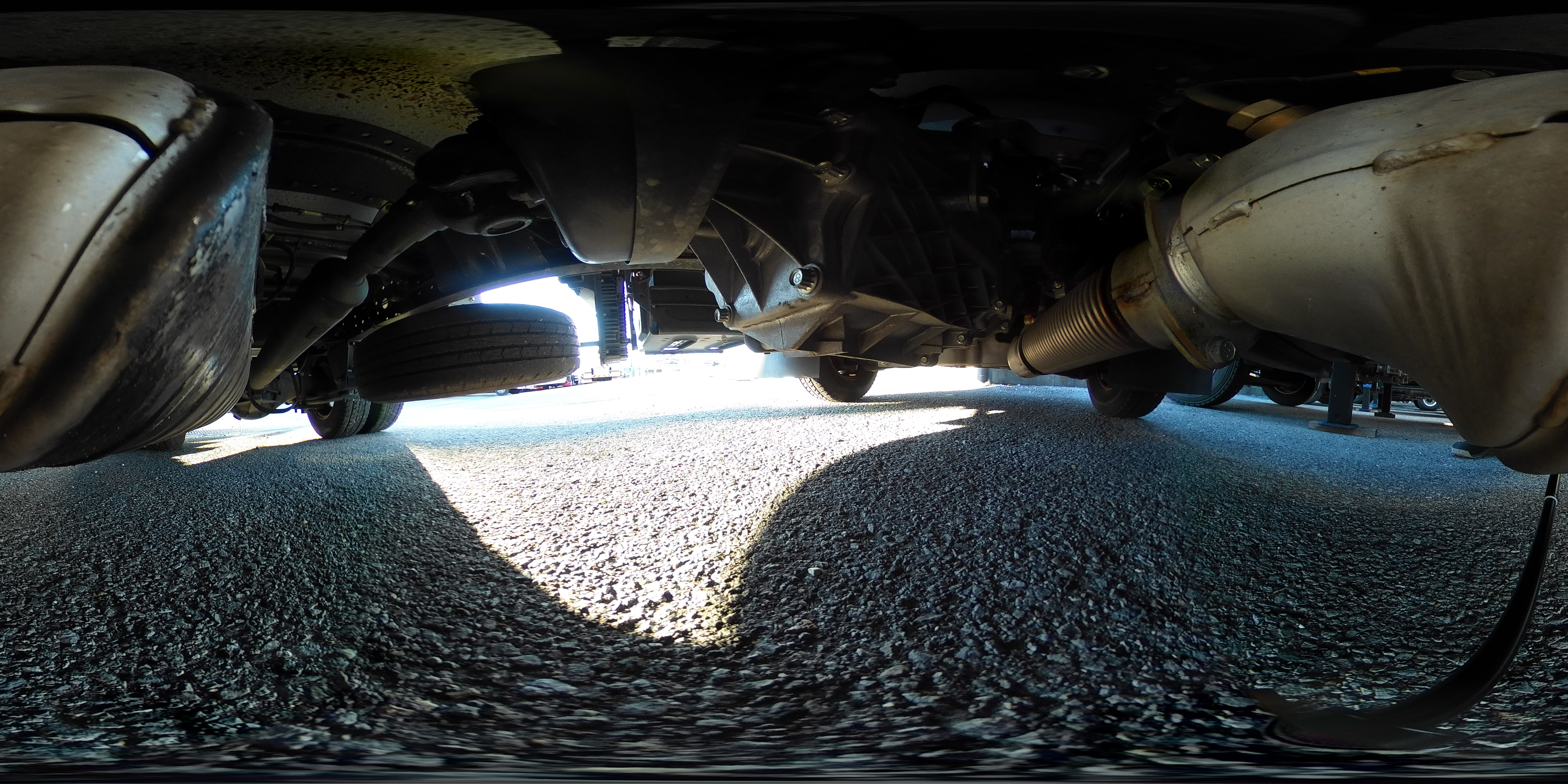 キャンター　１０尺　アルミバン　積載２０００ｋｇ　高箱　内高２．３ｍ　ラッシング２段　荷台鉄板張り　バックカメラ　ＥＴＣ２．０　フォグランプ　左電格ミラー　９０度ストッパー　衝突軽減ブレーキ　車線逸脱警報　パブコ製　５速ＭＴ！0