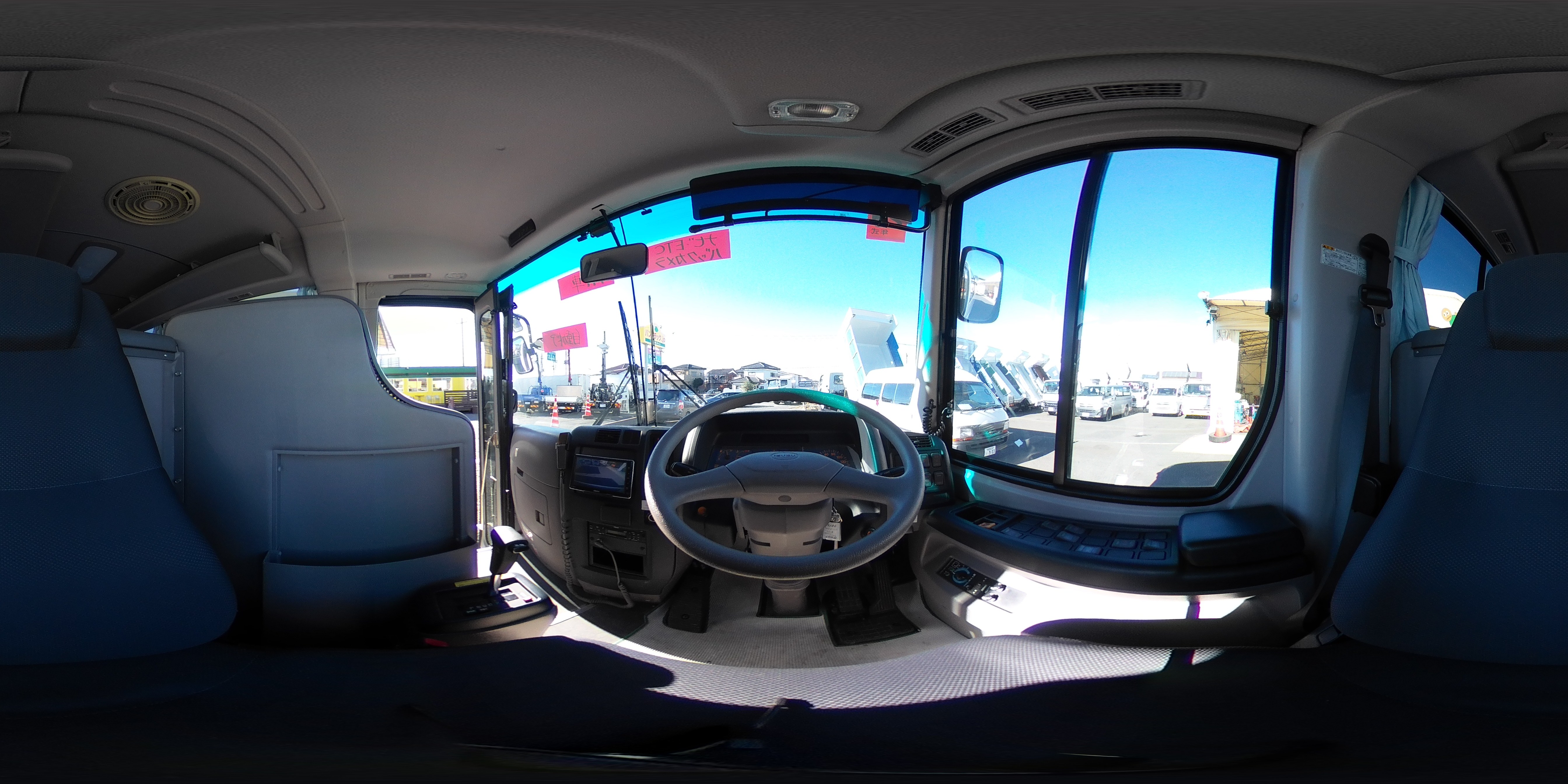 いすゞ　ガーラミオ　送迎バス　２９人乗り　１ドア　折り戸式自動ドア　総輪エアサス　オートエアコン　換気扇　モケットシート　リクライニング機能　荷室スペース　ルームラック　小型トランク　マイク　バックカメラ　社外ナビ　ＥＴＣ２．０　ＨＩＤヘッドライト　ＡＴ車！　車検「Ｒ８年３月まで！」0