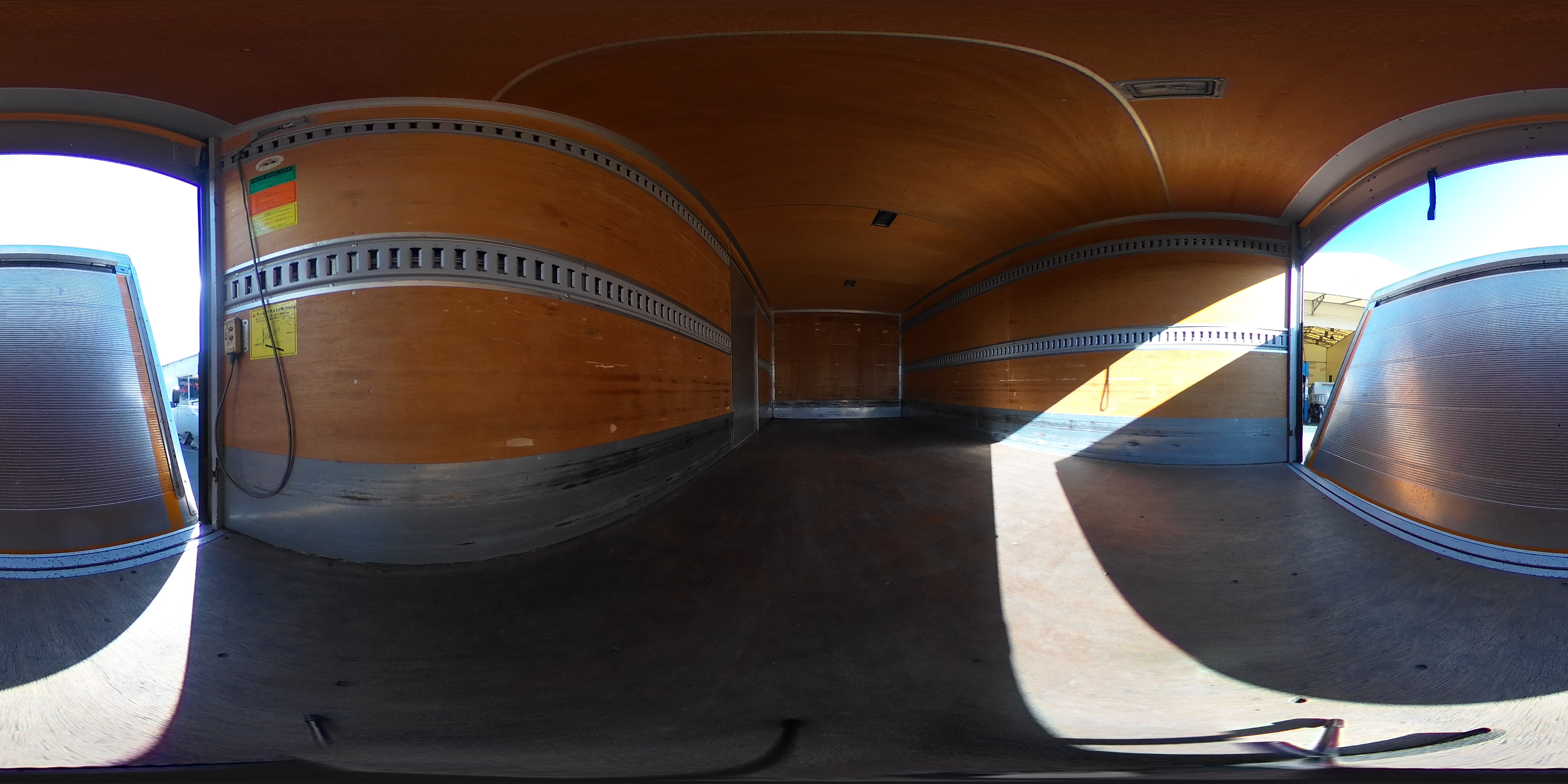 タイタン　「ワイドロング」　アルミバン　積載３０００ｋｇ　サイドドア　跳ね上げ式パワーゲート　ラッシング２段　低箱　全高２．８ｍ以下　左電格ミラー　坂道発進補助　バックカメラ　ＥＴＣ　フォグランプ　衝突軽減ブレーキ　車線逸脱警報　北村製　６速ＭＴ！希少車！2