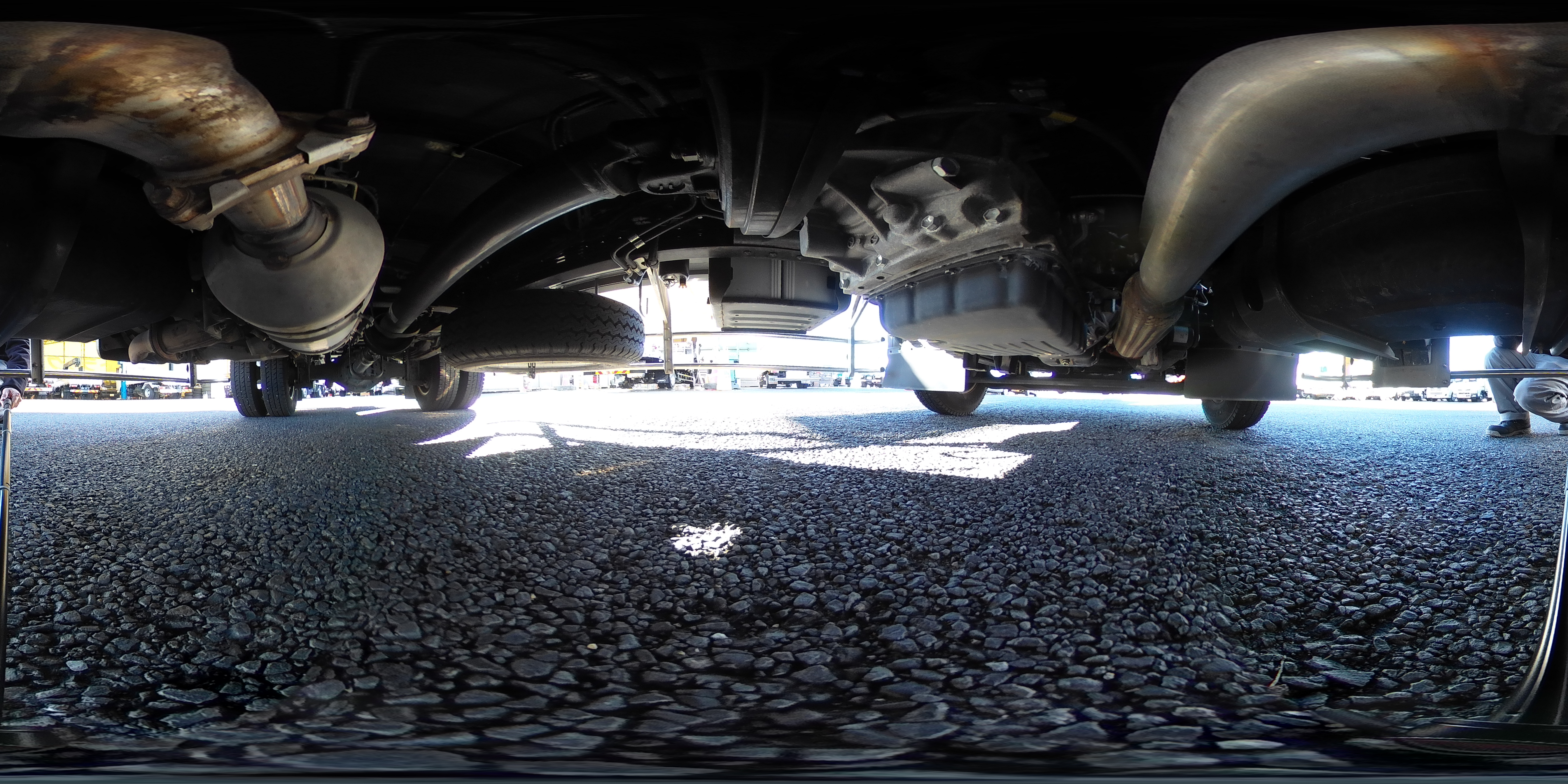 デュトロ　「ワイドロング」　アルミバン　積載２９５０ｋｇ　跳ね上げ式　パワーゲート　ラッシング２段　バックカメラ　ＥＴＣ２．０　左右電格ミラー　スマートキー　電動パーキングブレーキ　クリアランスソナー　ステンレス２段サイドバンパー　メッキパーツ　ＬＥＤヘッドライト＆フォグランプ　衝突軽減ブレーキ　車線逸脱警報　ＡＴ車！　車検「Ｒ８年８月まで！」 1