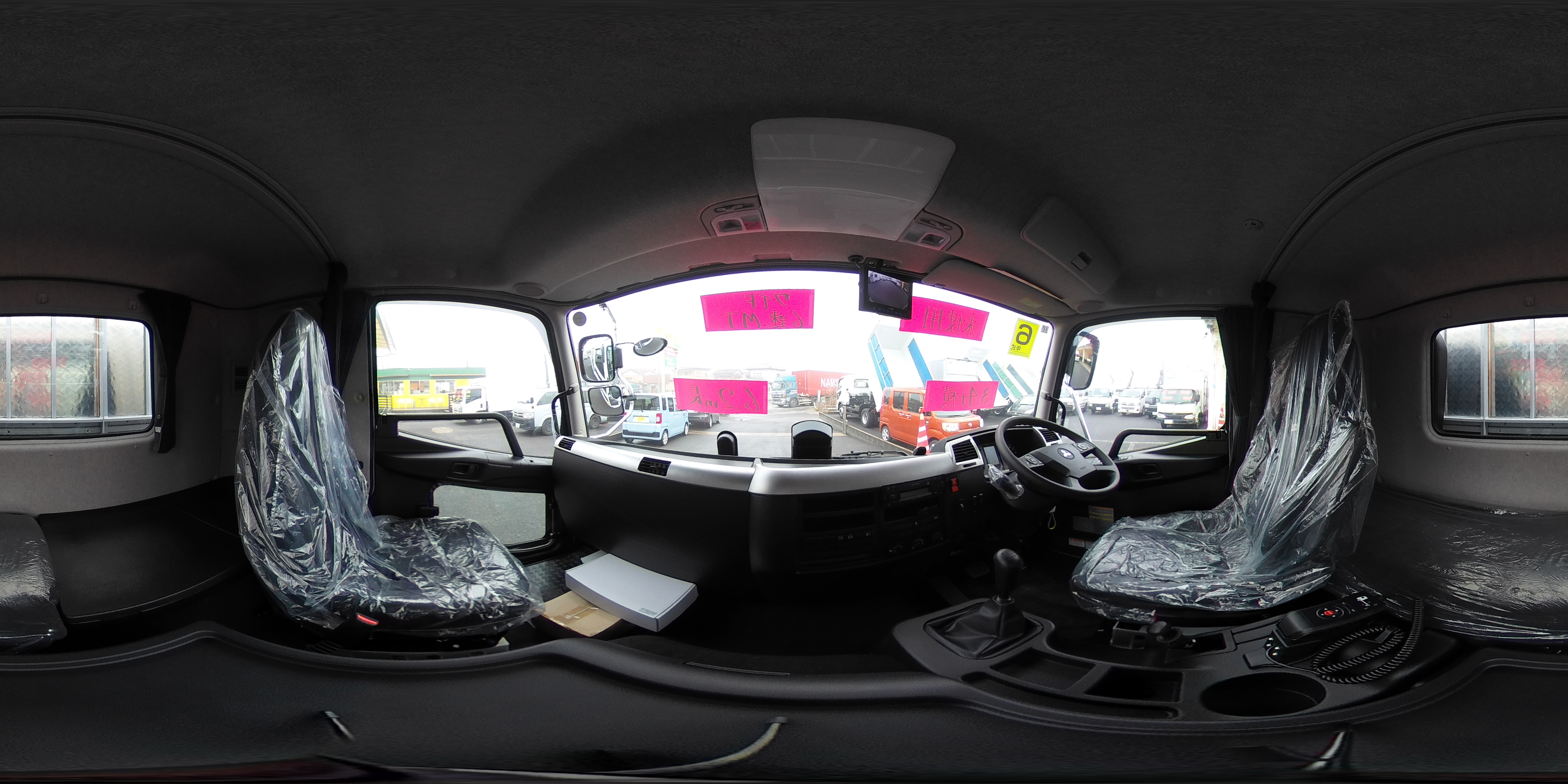 （未使用）　ファイター　４トン　「ワイド　ベッド付き」　平ボディー　アルミブロック　リアエアサス　積載３４００ｋｇ　６．２ｍ長　五方開　東洋ボディー製造りボディー　アオリ上部プロテクター付き　鳥居シマ板張り　落とし込みフック　バックカメラ　ＥＴＣ２.０　坂道発進補助　メッキパーツ　アルミホイール　ＨＩＤヘッドライト　フォグランプ　オートエアコン　衝突軽減ブレーキ　車線逸脱警報　融雪仕様！６速ＭＴ！　車検「Ｒ８年１１月まで！」0