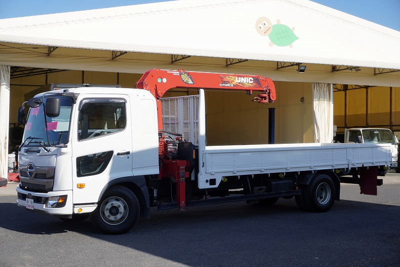 レンジャー　４トン　「標準幅　ベッド付き」　４段クレーン　積載２４００ｋｇ　古河ユニック製　ラジコン　フックイン　２．９３ｔ吊　５．５ｍ長　床フック４対　セイコーラック　鳥居金網張り＆下部鉄板張り　坂道発進補助　ＥＴＣ　６速ＭＴ！フロント画像