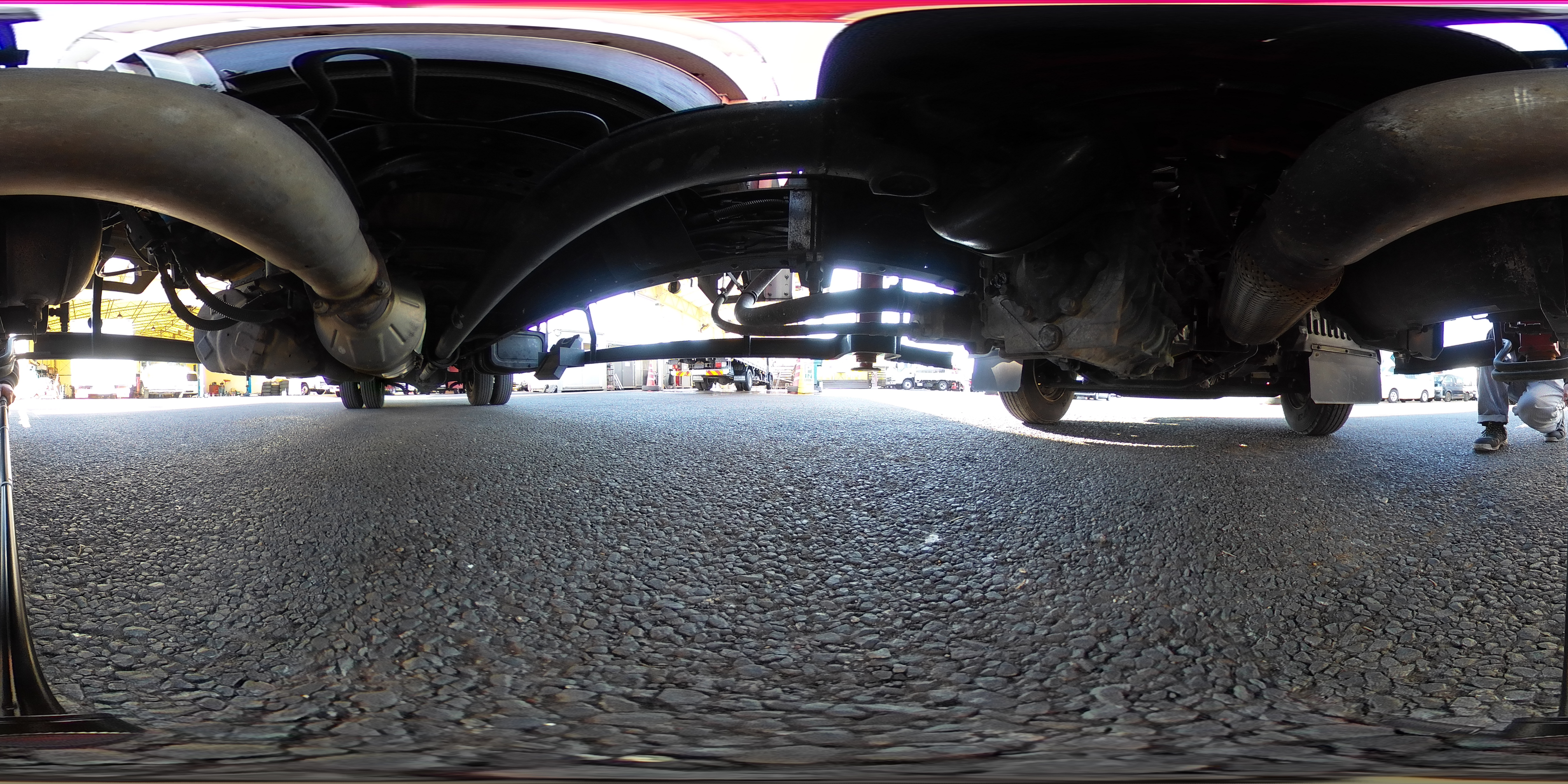 レンジャー　４トン　「標準幅　ベッド付き」　４段クレーン　積載２４００ｋｇ　古河ユニック製　ラジコン　フックイン　２．９３ｔ吊　５．５ｍ長　床フック４対　セイコーラック　鳥居金網張り＆下部鉄板張り　坂道発進補助　ＥＴＣ　６速ＭＴ！1