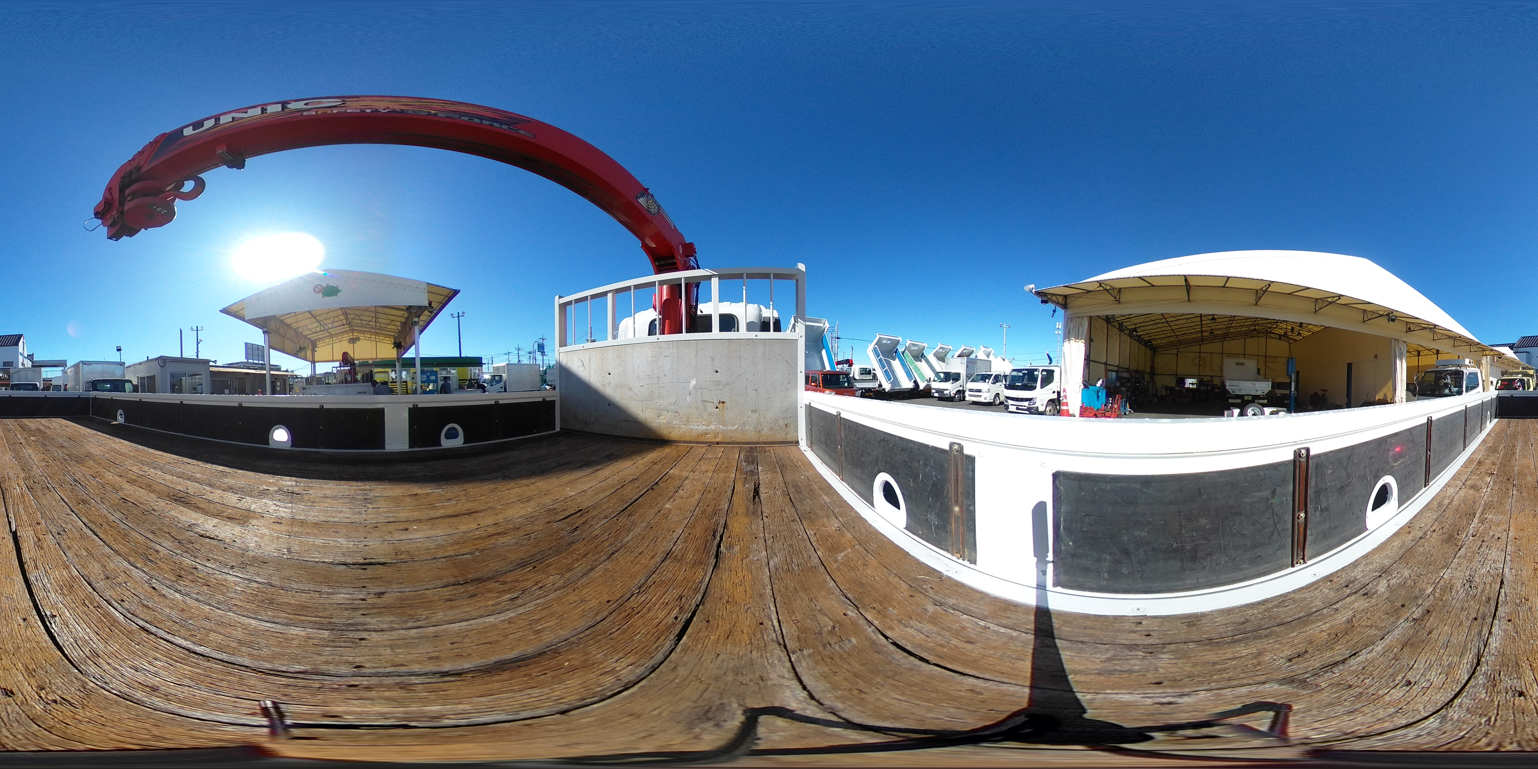 フォワード　４トン　「標準幅　ベッドレス」　４段クレーン　積載２５００ｋｇ　古河ユニック製　５．４ｍ長　ラジコン　フックイン　２．９３ｔ吊　セイコーラック　ロープ穴３対　ＥＴＣ　低走行！ＡＴ車！2