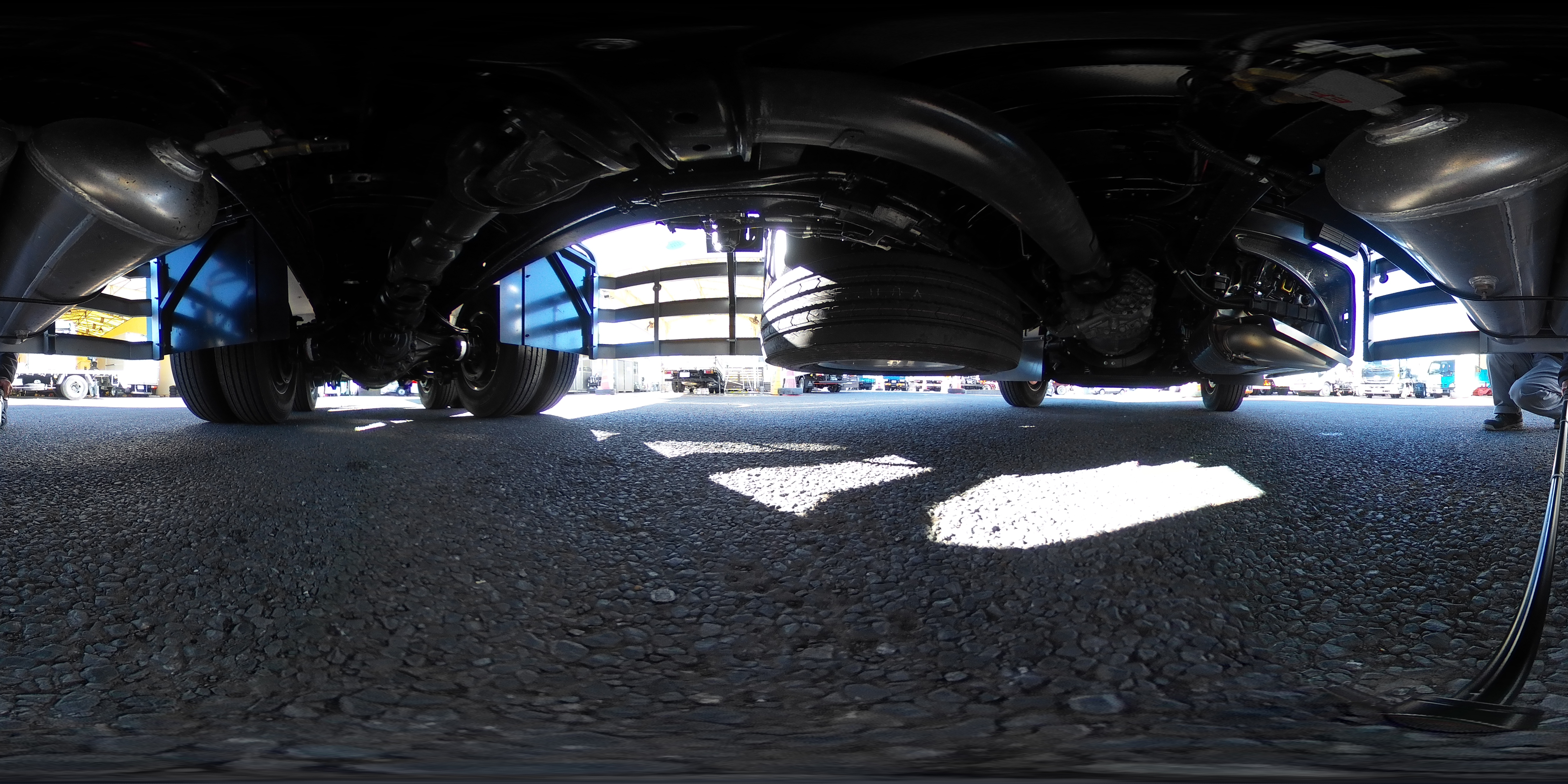 （未使用）　スーパーグレート　大型　３軸　２デフ　ステンレス深ダンプ　「土砂禁止」　６．５ｍ長　積載９５００ｋｇ　新明和製　舟底　水密テールゲート　天蓋自動シート　エアー式ゲートロック　鳥居シートデッキ＆ラダー　バックカメラ　ＥＴＣ２．０　アルミホイール　ＡＴ車！新型！　車検「Ｒ８年４月まで！」1