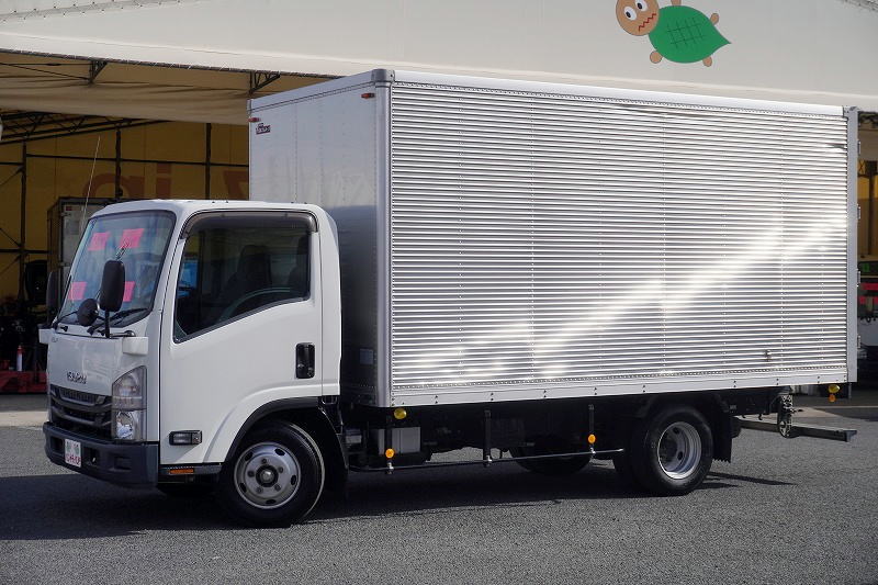 エルフ　「ワイドロング」　アルミバン　積載２０００ｋｇ　社外ナビ　ＥＴＣ　坂道発進補助　日本フルハーフ製　６速ＭＴ！フロント画像