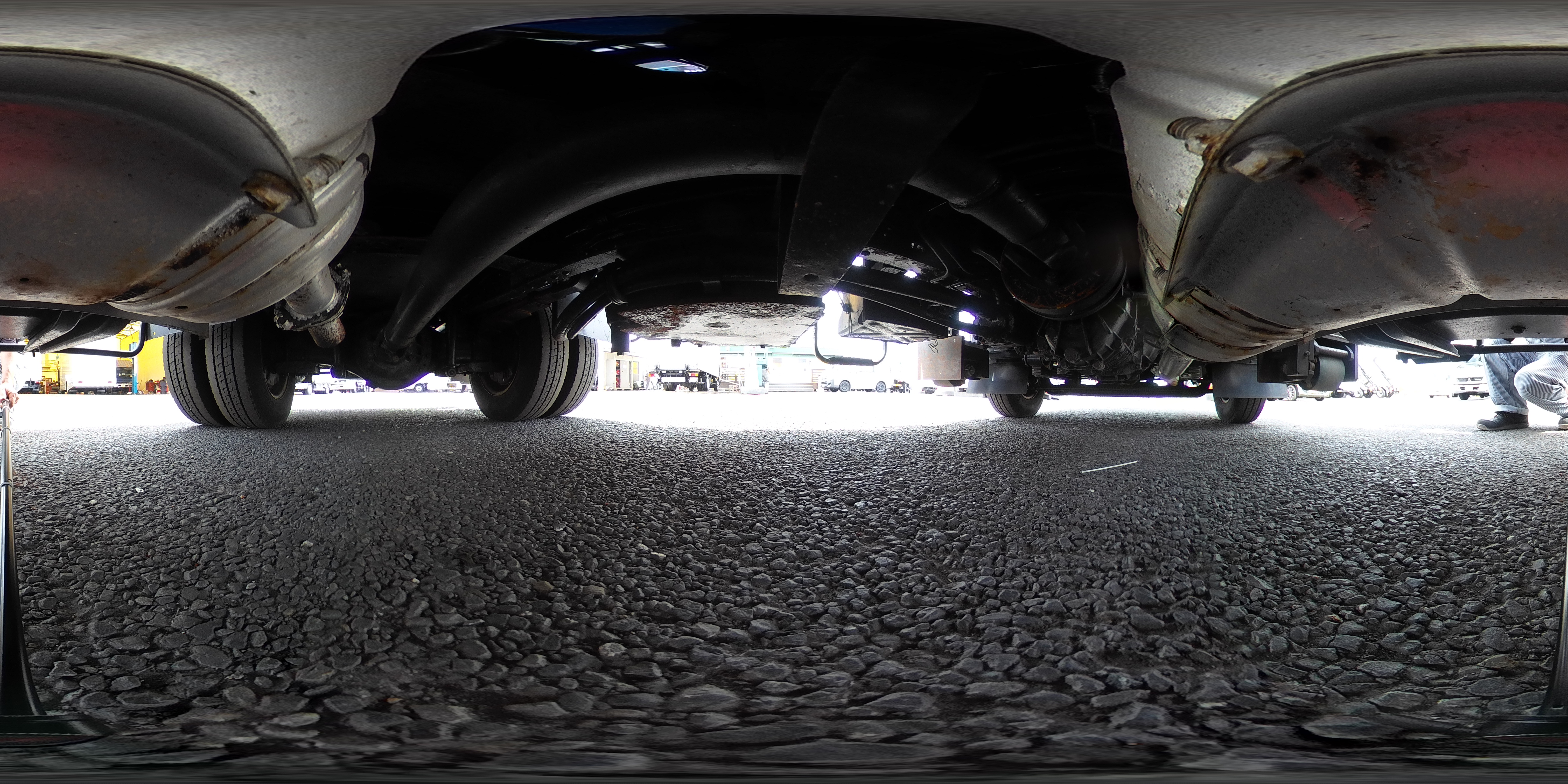 デュトロ　高所作業車　アイチ製（ＴＺ１０Ａ）　スーパーデッキ　重荷重型　最大地上高９．９ｍ　鉄製バケット　バケット積載荷重１０００ｋｇ　ローラージャッキ　ブーム自動格納　アワーメーター：２５４４ｈ　左電格ミラー　坂道発進補助　ＥＴＣ　６速ＭＴ！1