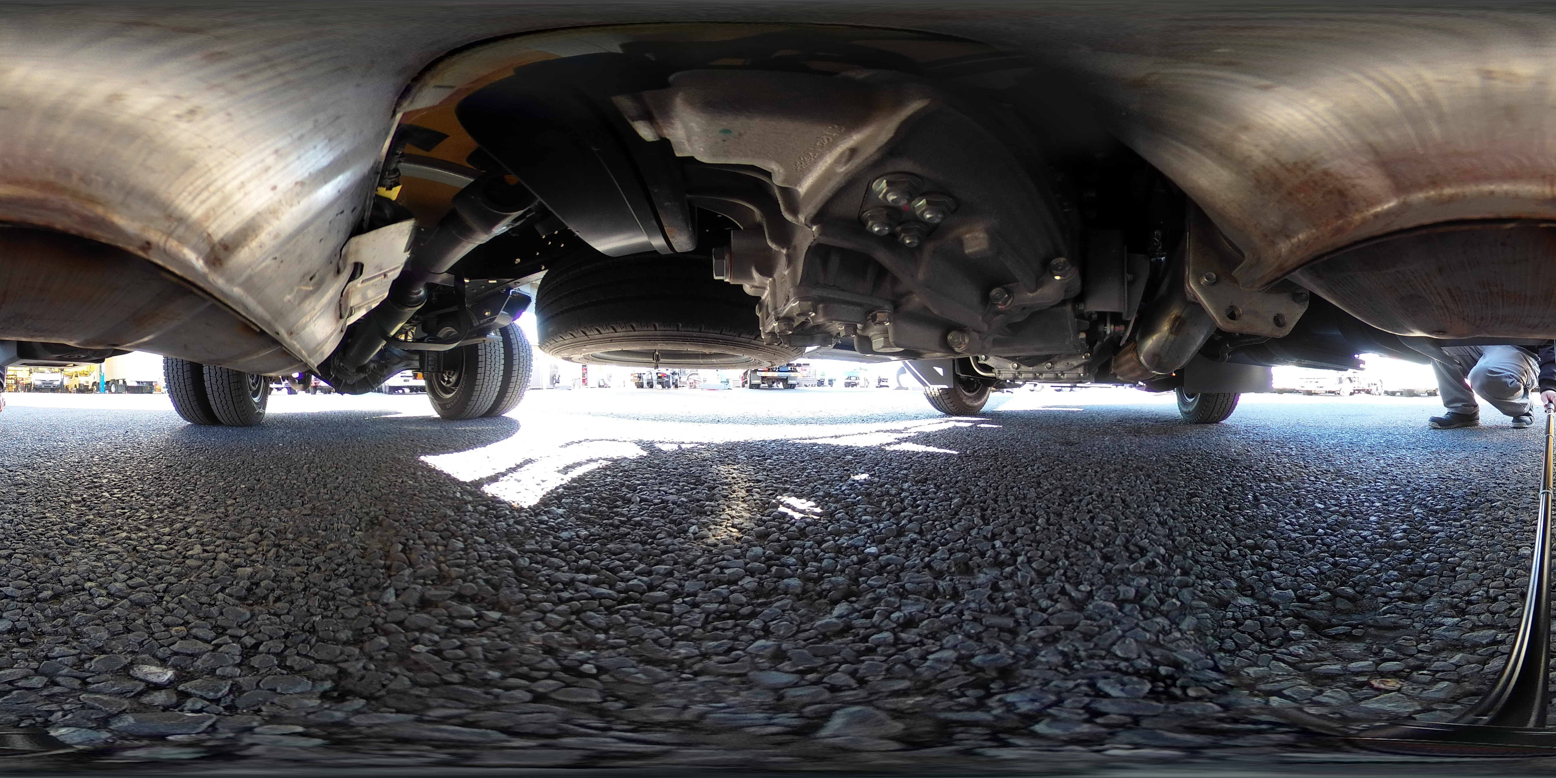 エルフ　１０尺　パネルバン　積載１５５０ｋｇ　跳ね上げ式　垂直パワーゲート　ラッシング２段　キーレス　ＡＴ車！低走行！準中型（５トン限定）免許対応！　車検「Ｒ８年７月まで！」0