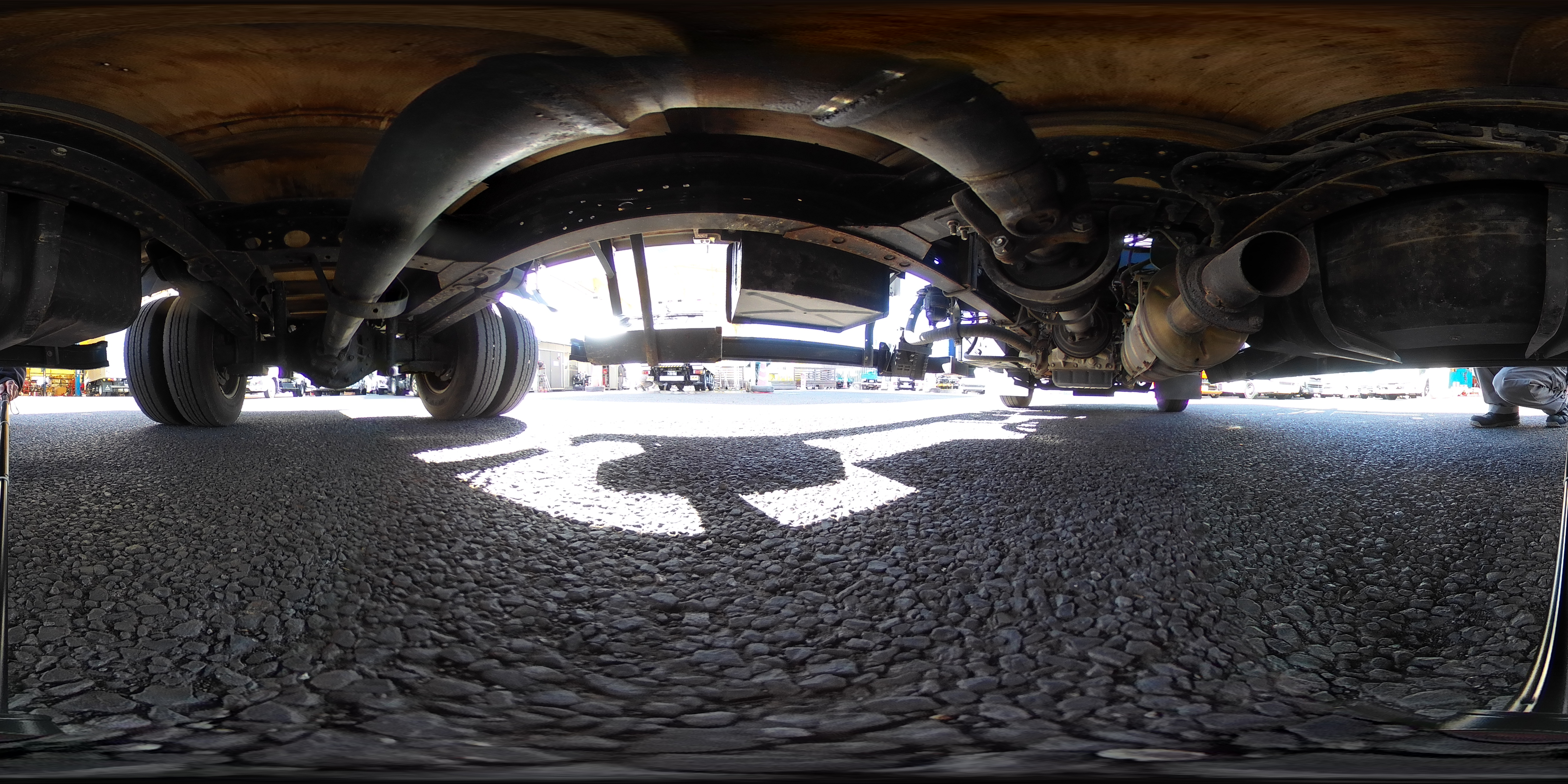 デュトロ　「標準幅　ロング」　３段クレーン　タダノ製　積載２０００ｋｇ　ラジコン　フックイン　２．６３ｔ吊　ロープ穴３対　ＥＴＣ　ＡＴ車！1