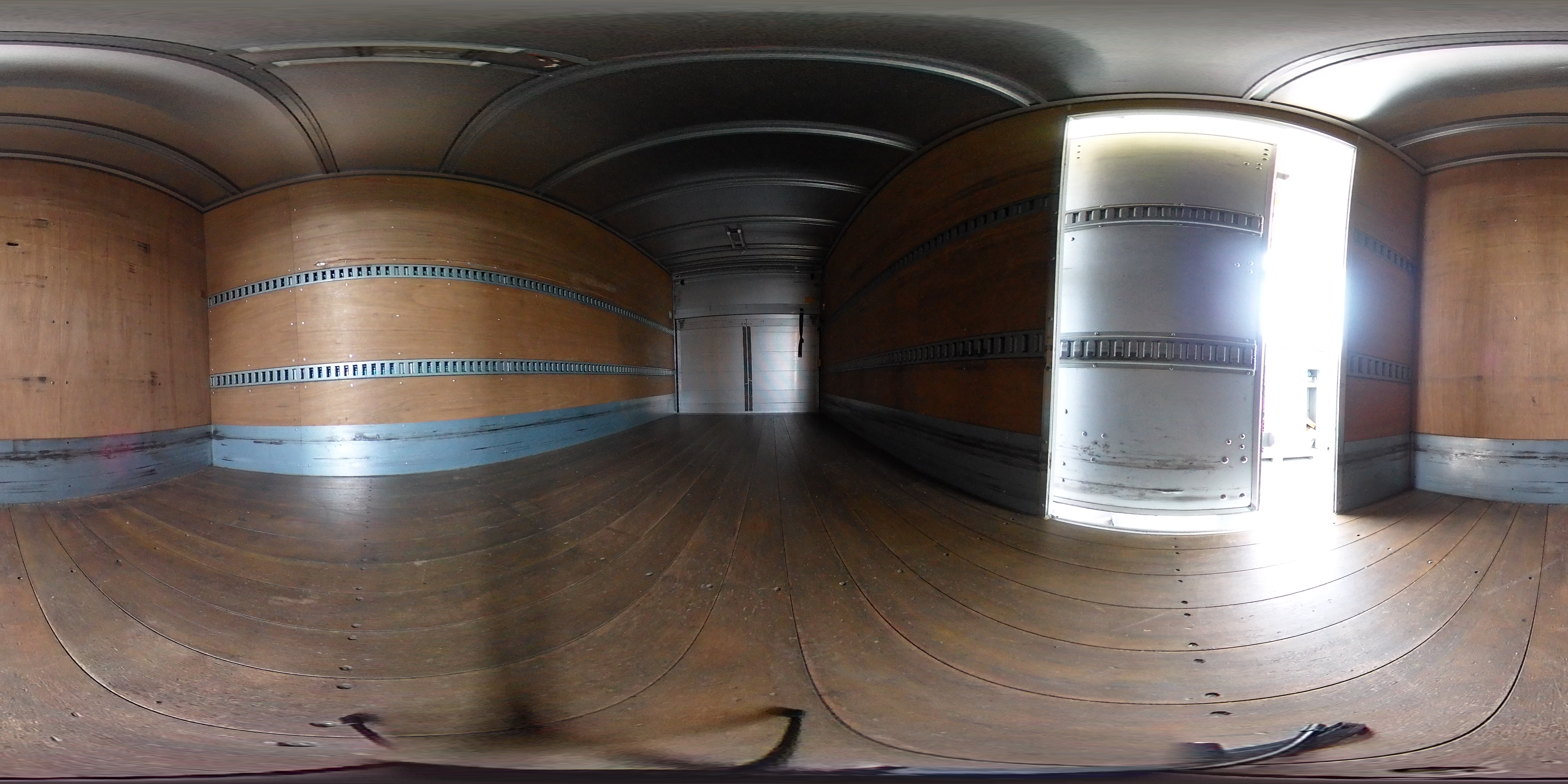 デュトロ　「ワイドロング」　アルミバン　積載２０００ｋｇ　跳ね上げ式　パワーゲート　サイドドア　ラッシング２段　バックカメラ　ＥＴＣ２．０　左電格ミラー　坂道発進補助　フォグランプ　トランテックス製　５速ＭＴ！　車検「Ｒ８年１２月まで！」2