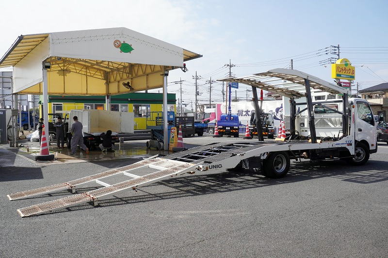 トヨエース　「ワイド超ロング」　キャリアカー　２台積　積載３４５０ｋｇ　古河ユニック製　ラジコン無し　ウインチ　油圧リアゲート　ＥＴＣ　坂道発進補助　左電格ミラー　６速ＭＴ！