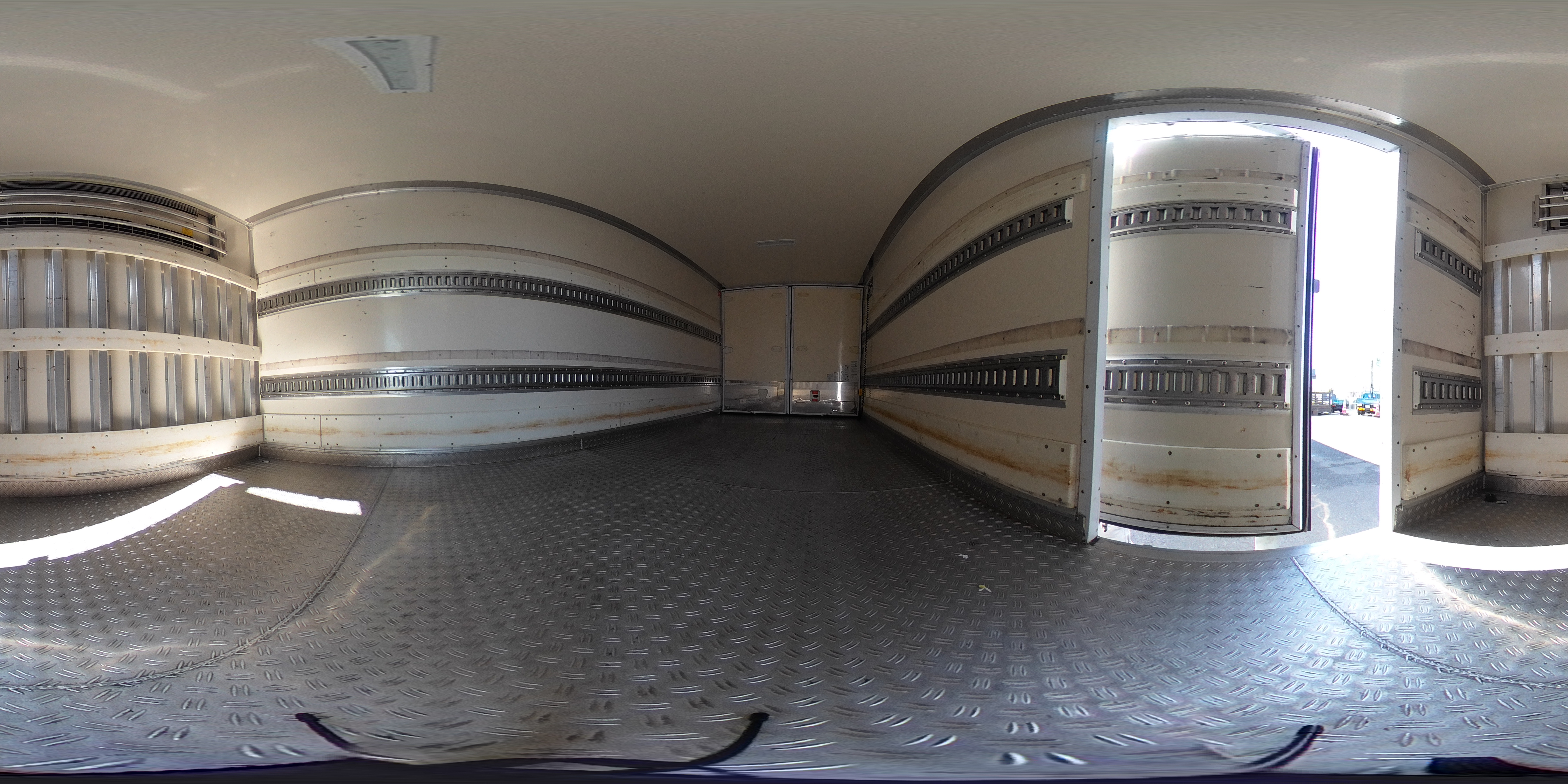 デュトロ　「ワイドロング」　冷蔵冷凍車　積載２９５０ｋｇ　格納パワーゲート　サイドドア　－３０度設定　荷台シマ板張り　ラッシング２段　左電格ミラー　ＬＥＤヘッドライト　フォグランプ　バックカメラ　ＥＴＣ２．０　クリアランスソナー　衝突軽減ブレーキ　車線逸脱警報　東プレ製　ＡＴ車！　車検「Ｒ８年９月まで！」2