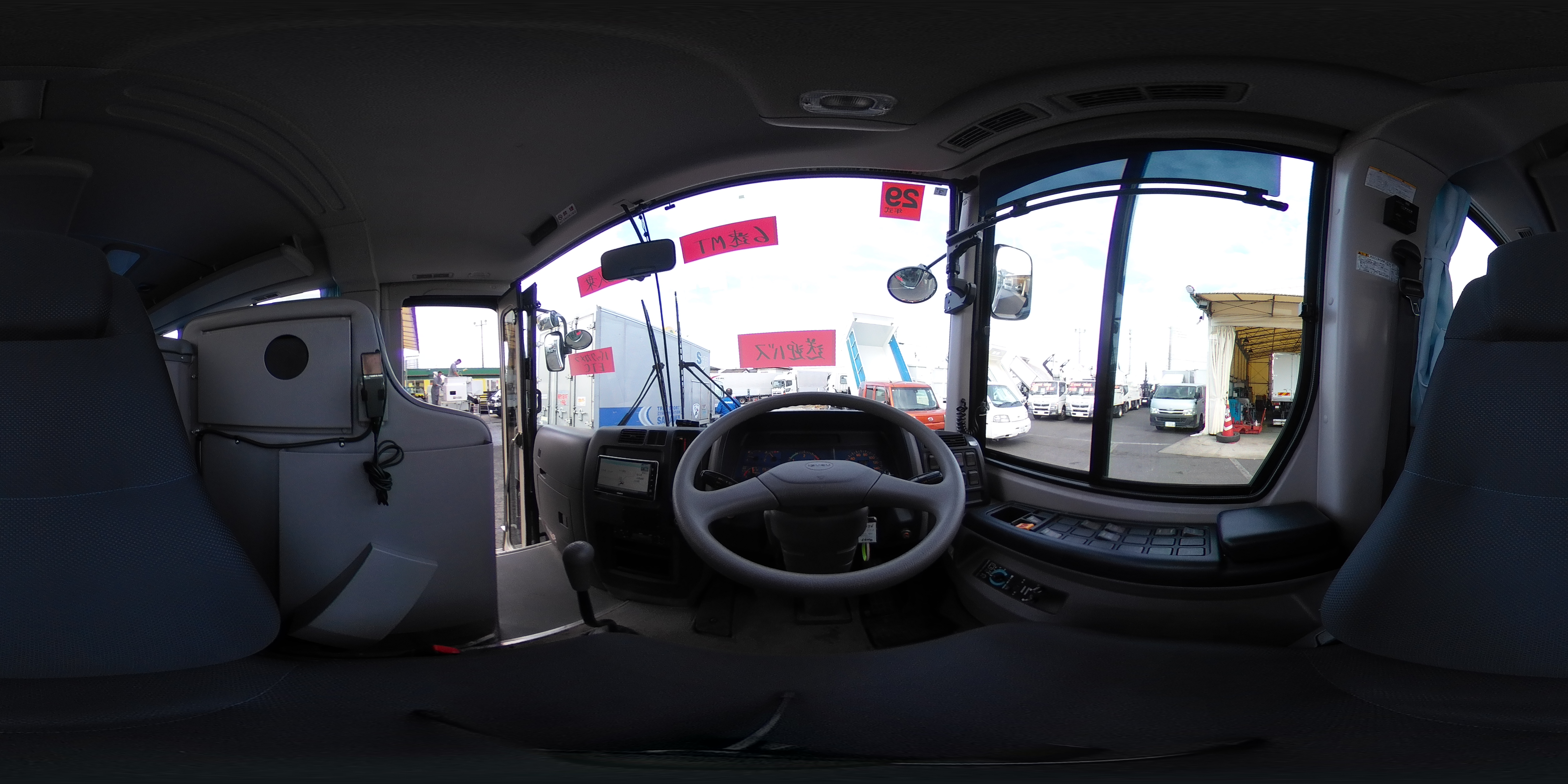 いすゞ　ガーラミオ　送迎バス　４５人乗り　折り戸式自動ドア　１ドア　総輪エアサス　モケットシート　ルームラック　ガイド席　小型トランク２対　バックカメラ　アルミホイール　ＥＴＣ　フォグランプ　６速ＭＴ！1