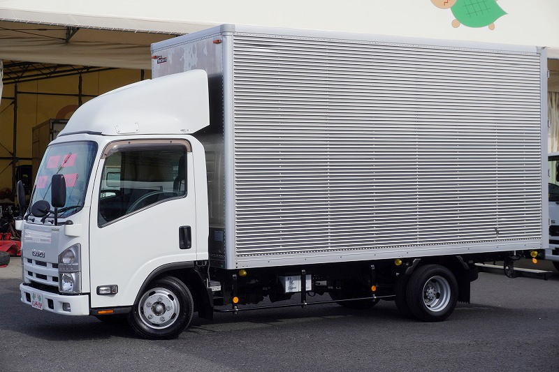 エルフ 「標準幅 ロング」 アルミバン 積載2000kg 高箱 内高約2.4m 導風板 ETC フォグランプ 左電格ミラー 坂道発進補助 90度ストッパー フルフラットロー 日本フルハーフ製 5速MT!フロント画像