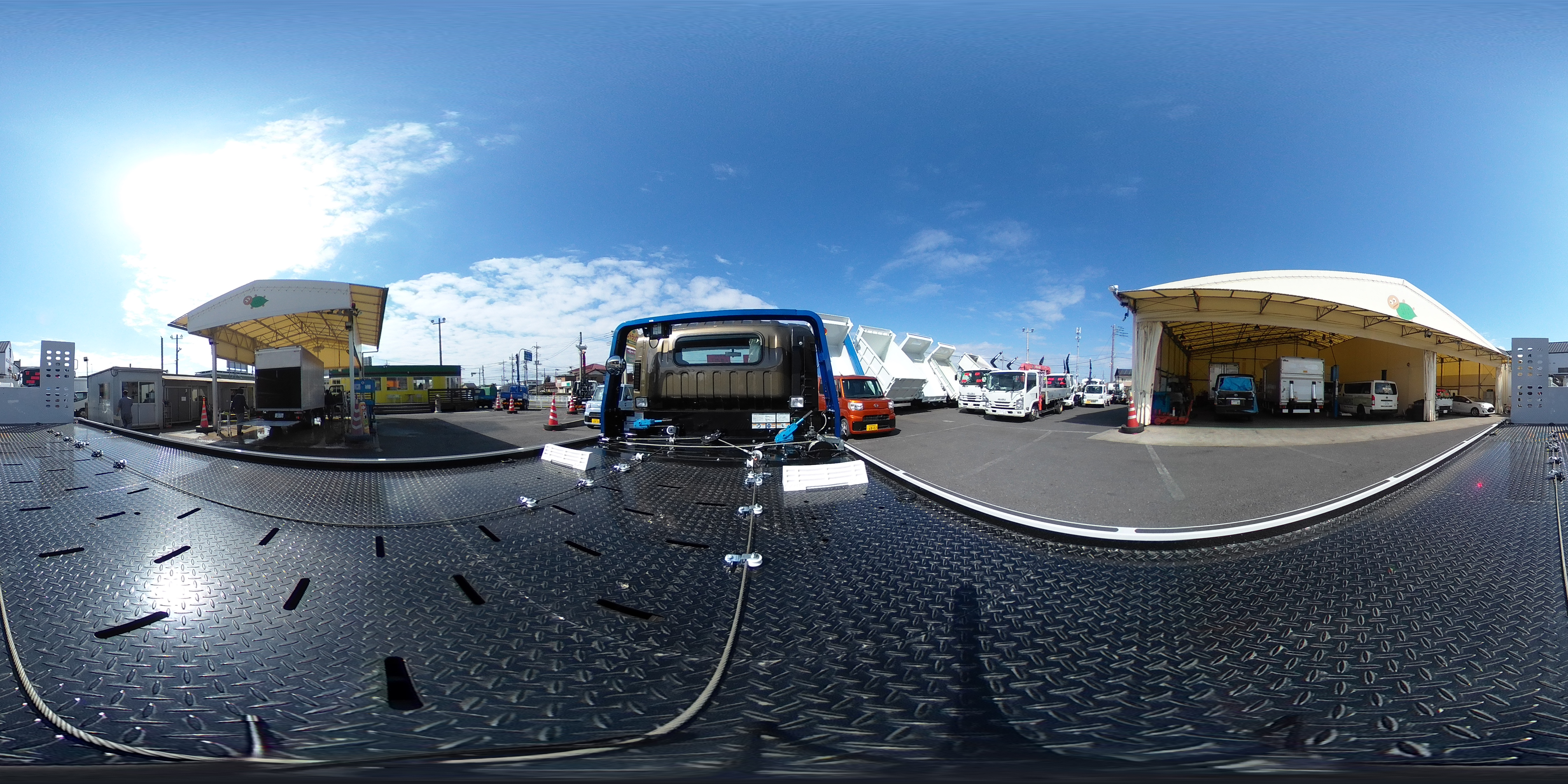 （未使用）　エルフ　「カスタム　ワイド超ロング」　フルフラットセーフティローダー　車載専用　タダノ製エスライドEX　積載２８５０ｋｇ　一方開　ウインチ　ラジコン　油圧リアゲート　床フック５対　固縛フック　ＬＥＤヘッドライト＆フォグランプ　スマートキー　左右電格ミラー　バックカメラ　ＥＴＣ２．０　オートエアコン　衝突軽減ブレーキ　車線逸脱警報　１７５馬力！６速ＭＴ！　車検「Ｒ８年６月まで！」2