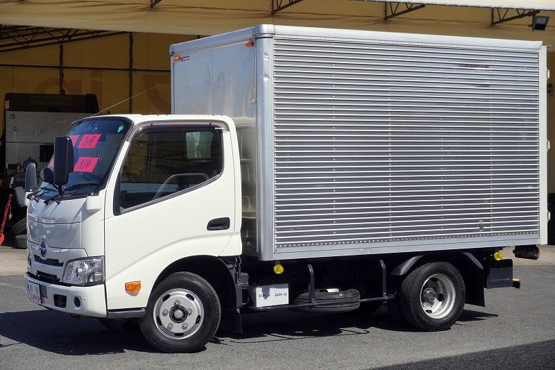 デュトロ　１０尺　アルミバン　積載２０００ｋｇ　ラッシング２段　バックカメラ　社外ナビ　ＥＴＣ　ＬＥＤヘッドライト　電動パーキングブレーキ　クリアランスソナー　全高２．８ｍ以下　９０度ストッパー　パブコ製　ＡＴ車！