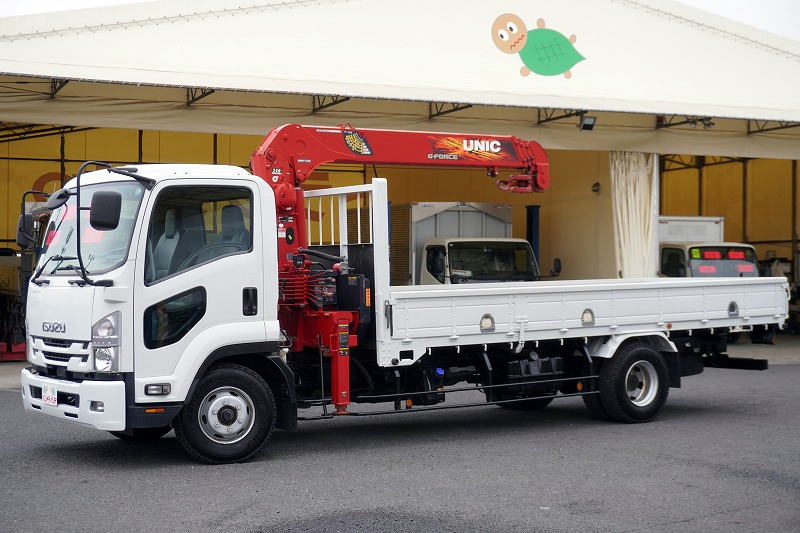 フォワード　４トン　「標準幅　ベッドレス」　４段クレーン　積載２５００ｋｇ　古河ユニック製　５．４ｍ長　ラジコン　フックイン　２．９３ｔ吊　セイコーラック　ロープ穴３対　床フック４対　ＥＴＣ　坂道発進補助　衝突軽減ブレーキ　車線逸脱警報　６速ＭＴ！