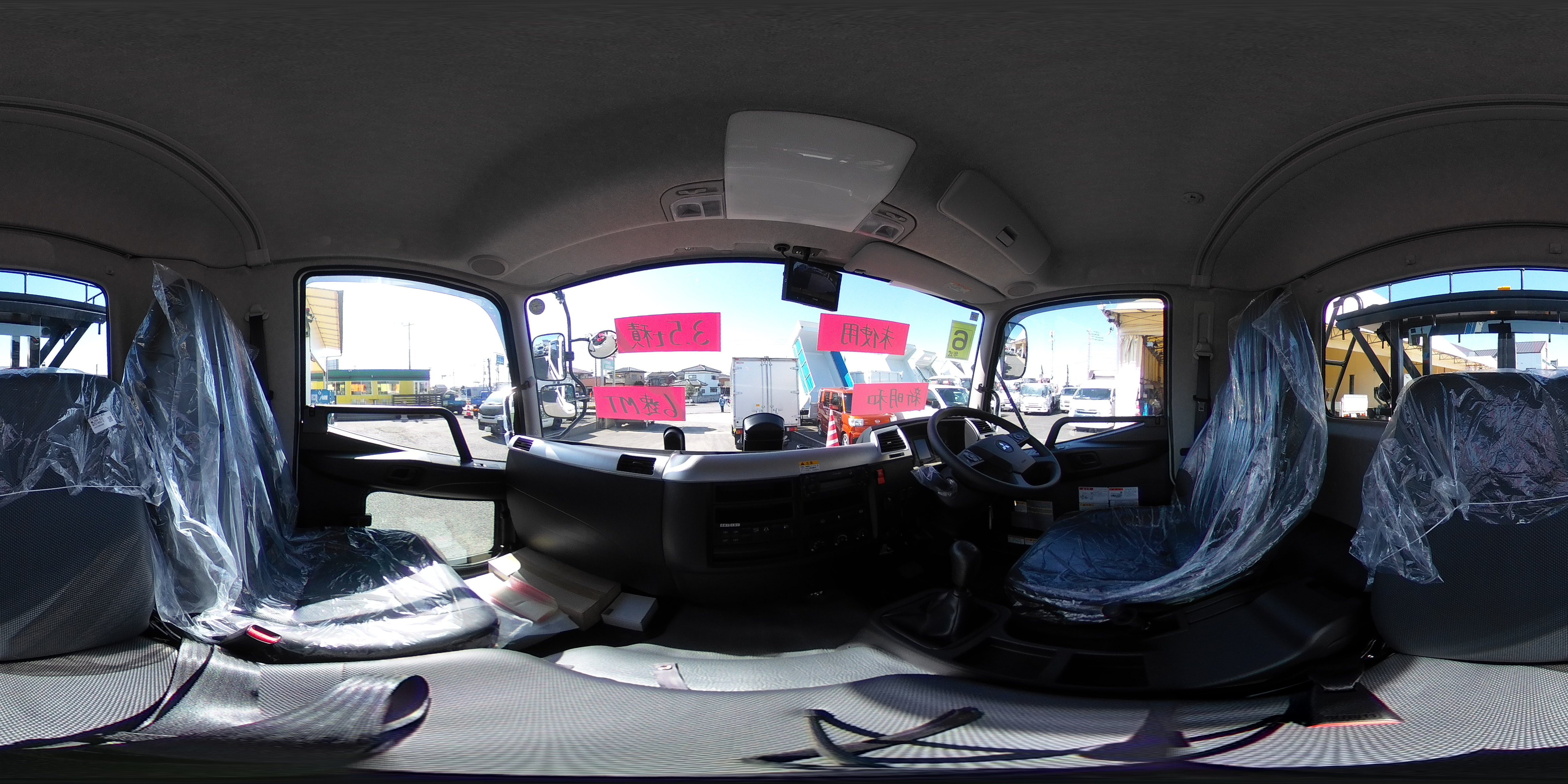 （未使用）　ファイター　４トン　「ベッドレス」　アームロール　新明和製　積載３５００ｋｇ　ツインシリンダー　キャブバックステップ　網工具入れ　坂道発進補助　バックカメラ　オートエアコン　衝突軽減ブレーキ　車線逸脱警報　６速ＭＴ！　車検「Ｒ８年１０月まで！」0