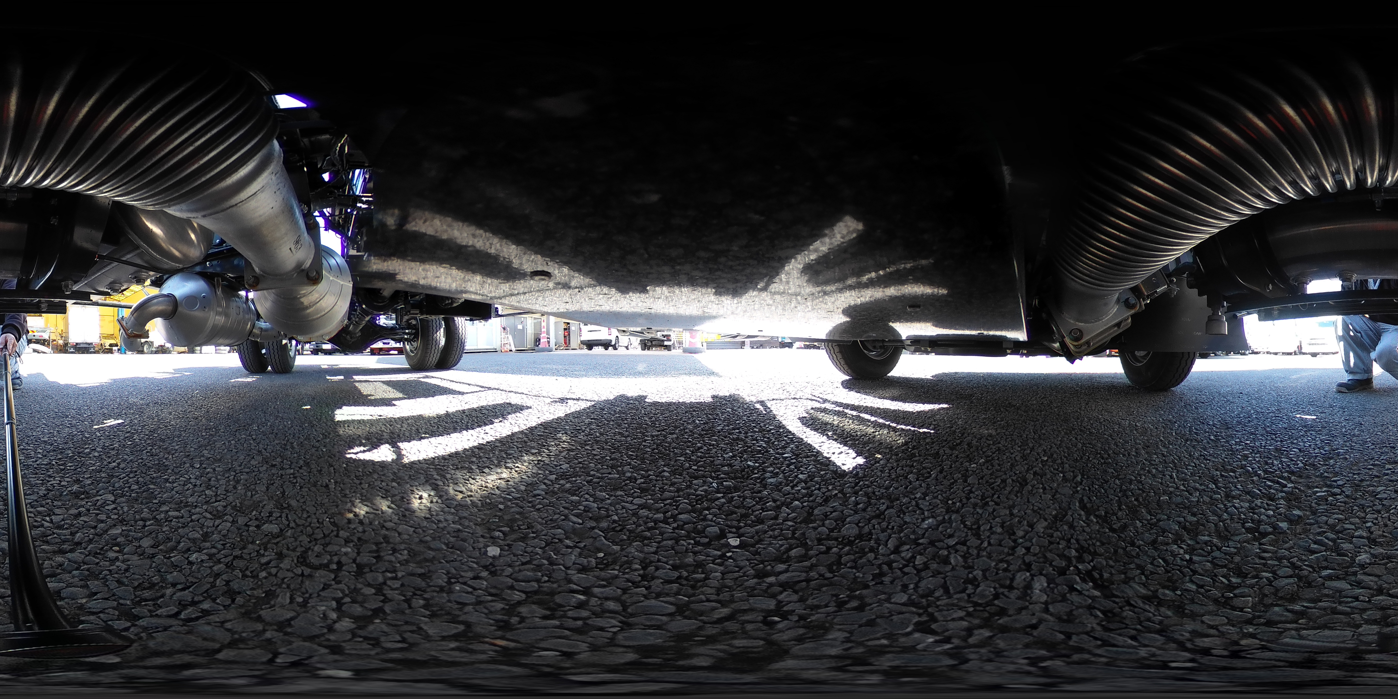 （未使用）　ファイター　４トン　「ベッドレス」　アームロール　新明和製　積載３５００ｋｇ　ツインシリンダー　キャブバックステップ　網工具入れ　坂道発進補助　バックカメラ　オートエアコン　衝突軽減ブレーキ　車線逸脱警報　６速ＭＴ！　車検「Ｒ８年１０月まで！」1