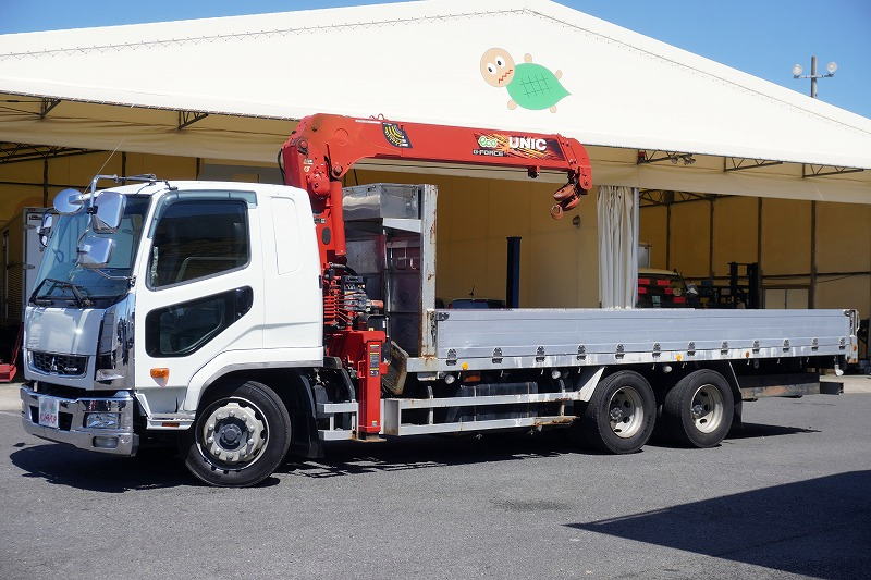 ファイター　大型　３軸　２デフ　リーフサス　「ベッド付き」　３段クレーン　積載１０８００ｋｇ　古河ユニック製　ラジコン　フックイン　２．９３ｔ吊　アルミブロック　三方開　６．１ｍ長　網工具入れ　鳥居左右工具箱＆シマ板張り　荷台鉄板張り　床フック　坂道発進補助　メッキパーツ　６速ＭＴ！総重量２０トン未満！