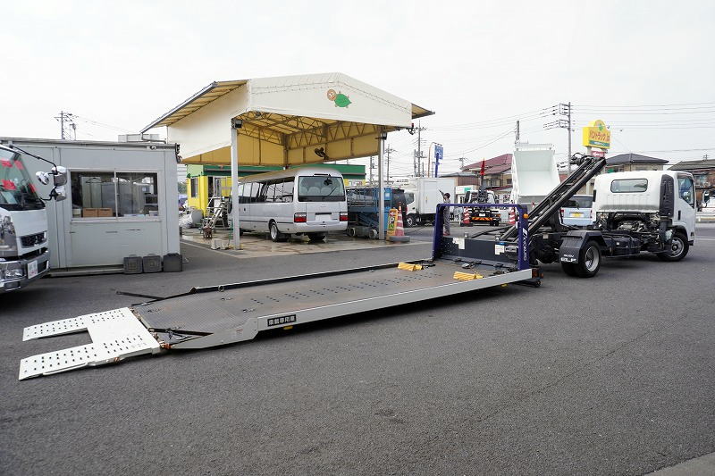 エルフ　「ワイド超ロング」　フルフラットセーフティローダー　車載専用　極東製フラトップ　積載３０００ｋｇ　一方開　ラジコン　ウインチ　手動リアゲート　床フック　ＥＴＣ　坂道発進補助　左電格ミラー　フォグランプ　６速ＭＴ！