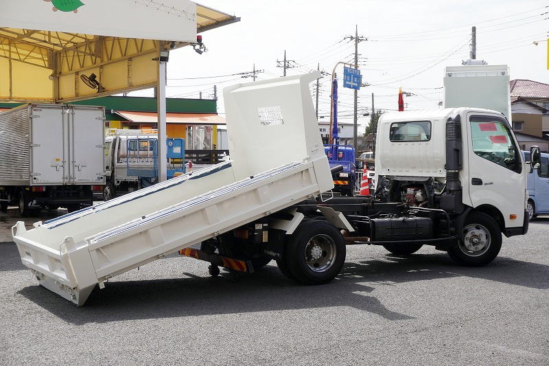 デュトロ　「ワイド」　強化　ローダーダンプ　新明和製　三方開　手動コボレーン　積載３６００ｋｇ　ダンプピン　６速ＭＴ！