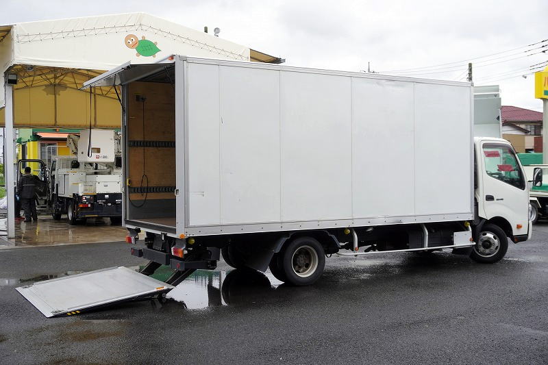 デュトロ 「ワイド超ロング」 パネルバン 積載3000kg 跳ね上げ式 パワーゲート ラッシング2段 バックカメラ ETC 社外ナビ 左電格ミラー HIDヘッドライト フォグランプ トランテックス製 AT車!フロント画像