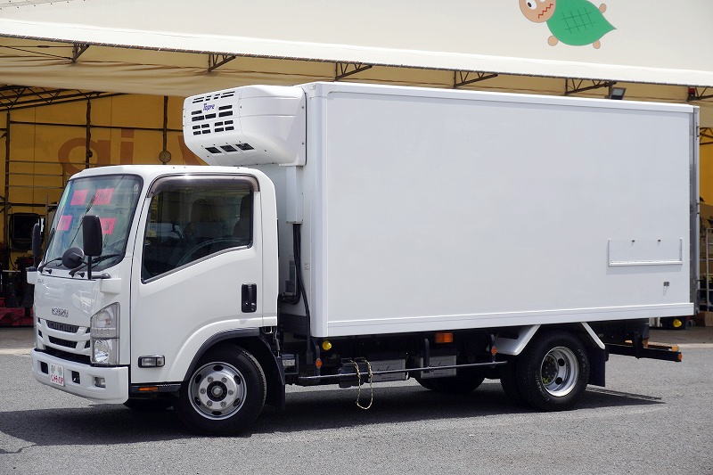 エルフ 「ワイドロング」 冷蔵冷凍車 積載2950kg リア三枚扉 -5度設定 荷台ステンレス張り 箱内カーテン付き エアリブ バックカメラ ETC2.0 左電格ミラー フォグランプ 東プレ製 衝突軽減ブレーキ 車線逸脱警報 AT車!フロント画像