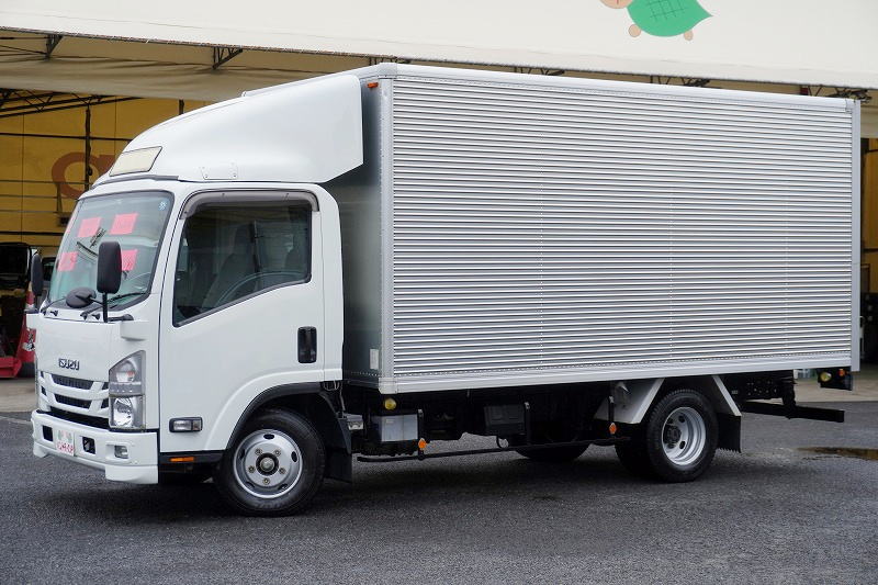 エルフ　「ワイドロング」　アルミバン　積載２０００ｋｇ　リアシャッター扉　ラッシング１段　導風板　バックカメラ　ＥＴＣ２．０　フォグランプ　左電格ミラー　北村製　ＡＴ車！