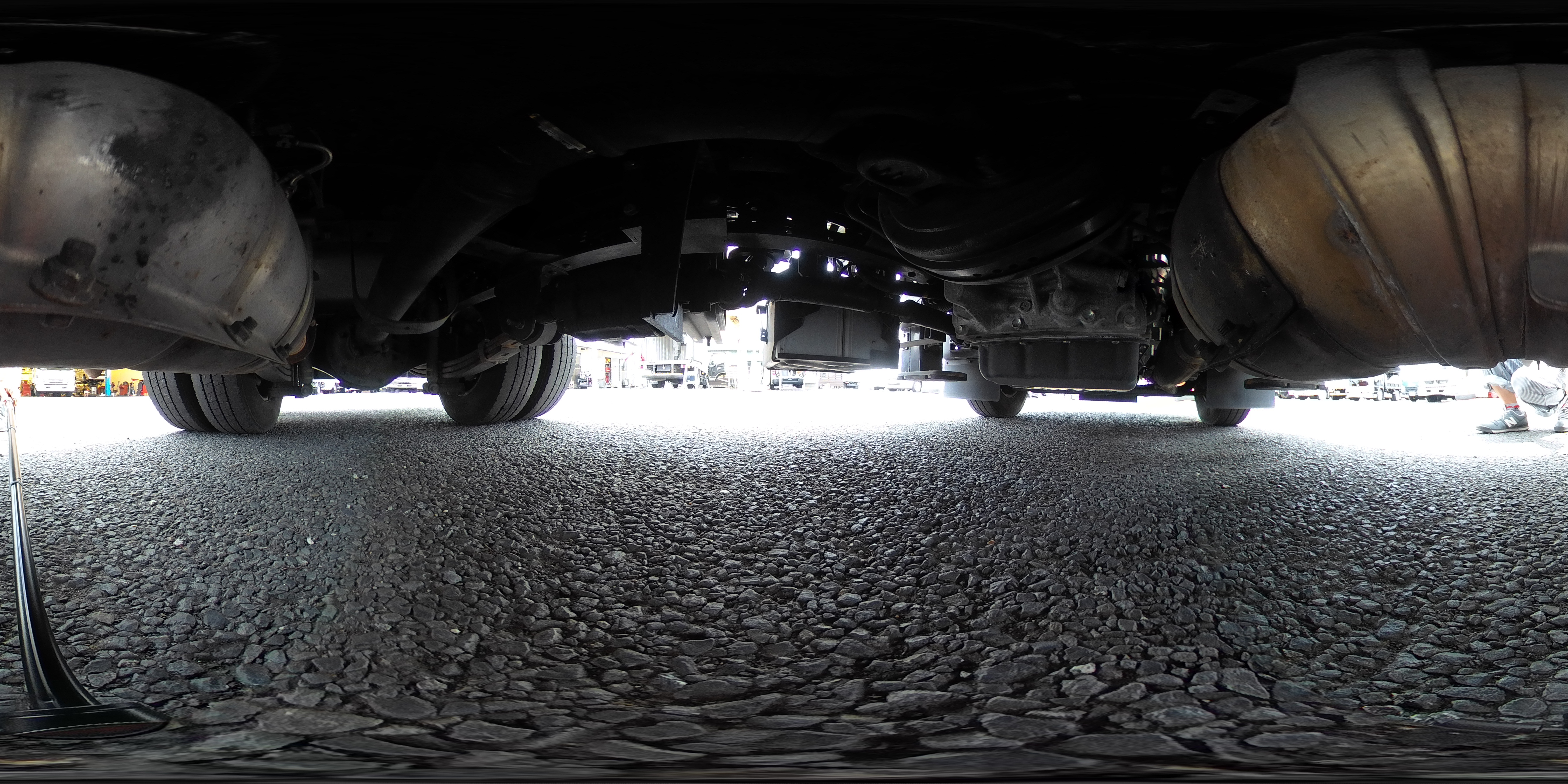 デュトロ　高所作業車　アイチ製（ＳＨ１０Ａ）　最大地上高９．９ｍ　ＦＲＰバケット　バケット積載荷重２００ｋｇ　積載２５０ｋｇ　工具入れ　ジョイスティックタイプ　アワーメーター：４５０２ｈ　左電格ミラー　電動パーキングブレーキ　バックカメラ　社外ナビ　ＥＴＣ　フォグランプ　衝突軽減ブレーキ　車線逸脱警報　電気工事仕様！ＡＴ車！0