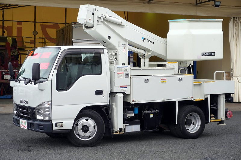 エルフ 高所作業車 タダノ製(AT-100TTE) 最大地上高9.9m FRPバケット バケット積載荷重200kg 工具入れ ジョイスティックタイプ アワーメーター:3883h 左電格ミラー 坂道発進補助 電動パーキングブレーキ バックカメラ 社外ナビ ETC 電気工事仕様!6速MT!フロント画像