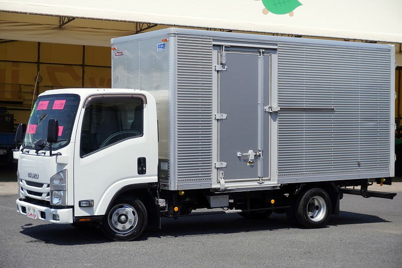 エルフ　「標準幅　ロング」　アルミバン　積載２０００ｋｇ　サイドドア　ラッシング２段　バックカメラ　社外ナビ　ＥＴＣ２.０　左電格ミラー　フォグランプ　９０度ストッパー　日本フルハーフ製　ＡＴ車！