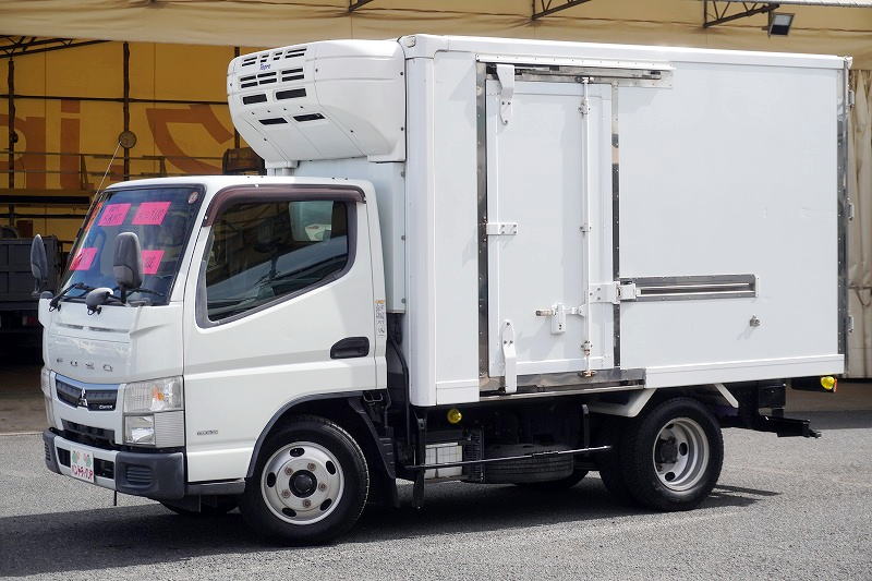 キャンター　１０尺　冷蔵冷凍車　積載２０００ｋｇ　東プレ製　サイドドア　－３０度設定　ラッシング１段　エアリブ　９０度ストッパー　バックカメラ　５速ＭＴ！