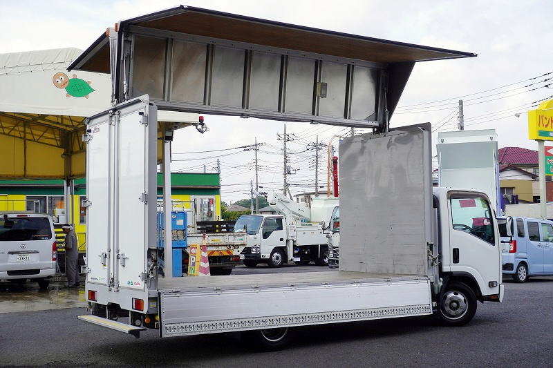 エルフ 「ワイドロング」 アルミウイング 積載2000kg ラッシング1段 バックカメラ 社外ナビ ETC 左電格ミラー フォグランプ セイコーラック 衝突軽減ブレーキ 車線逸脱警報 日本フルハーフ製 AT車!フロント画像