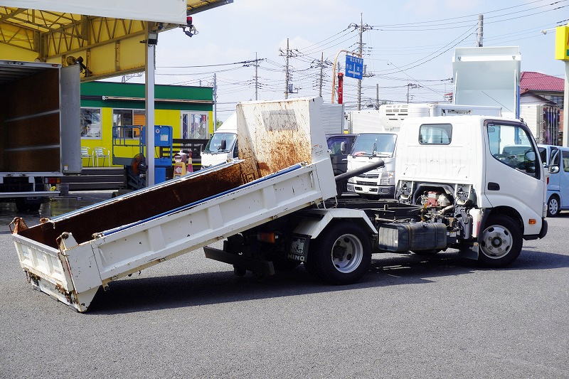 デュトロ　「標準幅」　強化　ローダーダンプ　新明和製　三方開　積載３０００ｋｇ　手動コボレーン　ダンプピン　左電格ミラー　ＥＴＣ　５速ＭＴ！
