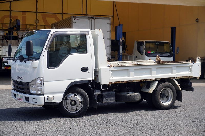 エルフ　強化ダンプ　新明和製　積載２０００ｋｇ　三方開　手動コボレーン　ダンプピン　フルフラットロー　ＥＴＣ　ＡＴ車！