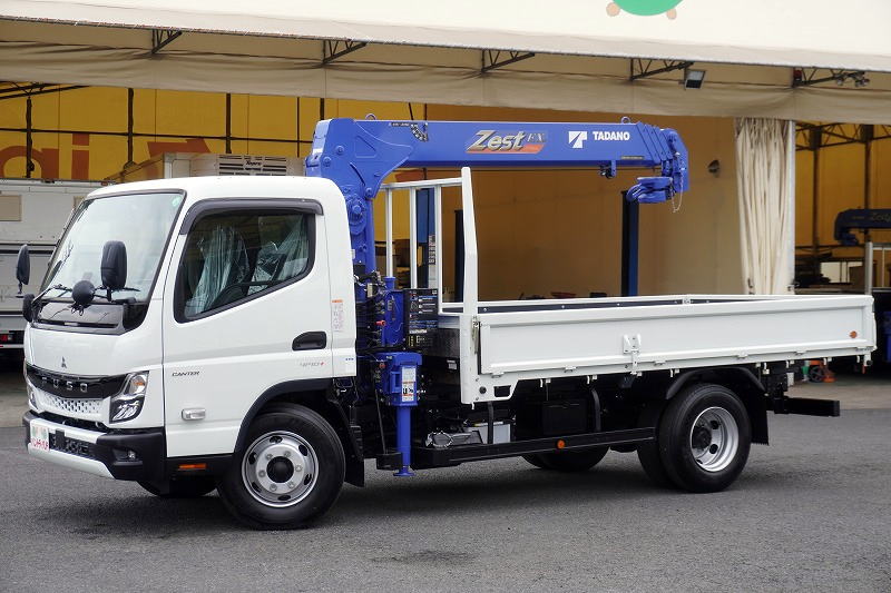 (未使用) キャンター 「ワイドロング」 4段クレーン 積載3350kg タダノ製 ラジコン フックイン 2.93t吊 セイコーラック バックカメラ ETC2.0 LEDヘッドライト&フォグランプ 左電格ミラー スマートキー 衝突軽減ブレーキ 車線逸脱警報 5速MT! 車検「R9年6月まで!」フロント画像