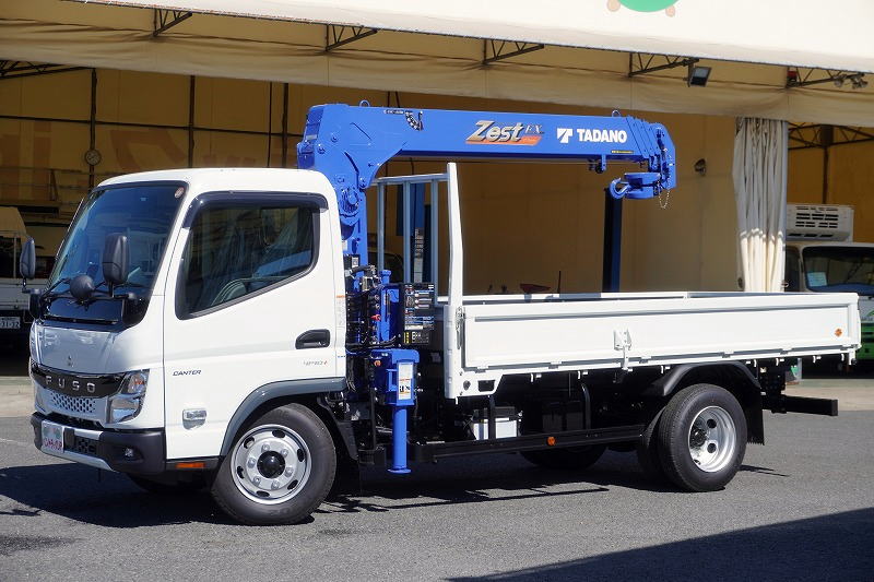 （未使用）　キャンター　「標準幅　ロング」　４段クレーン　積載３０００ｋｇ　タダノ製　ラジコン　フックイン　２．９３ｔ吊　セイコーラック　バックカメラ　ＥＴＣ２．０　坂道発進補助　左電格ミラー　ＬＥＤフォグランプ　スマートキー　衝突軽減ブレーキ　車線逸脱警報　５速ＭＴ！　車検「Ｒ１０年５月まで！」