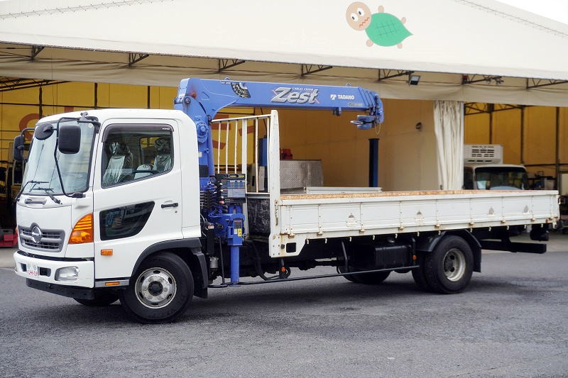レンジャー　４トン　「標準幅　ベッドレス」　４段クレーン　積載２６５０ｋｇ　タダノ製　５．４ｍ長　ラジコン　フックイン　２．９３ｔ吊　ロープ穴４対　床フック４対　ＥＴＣ　ＡＴ車！フロント画像