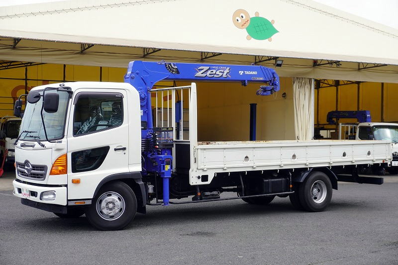 レンジャー　４トン　「標準幅　ベッドレス」　４段クレーン　積載２５５０ｋｇ　タダノ製　５．４ｍ長　ラジコン　フックイン　２．９３ｔ吊　ロープ穴４対　床フック４対　ＥＴＣ　ＡＴ車！低走行！フロント画像