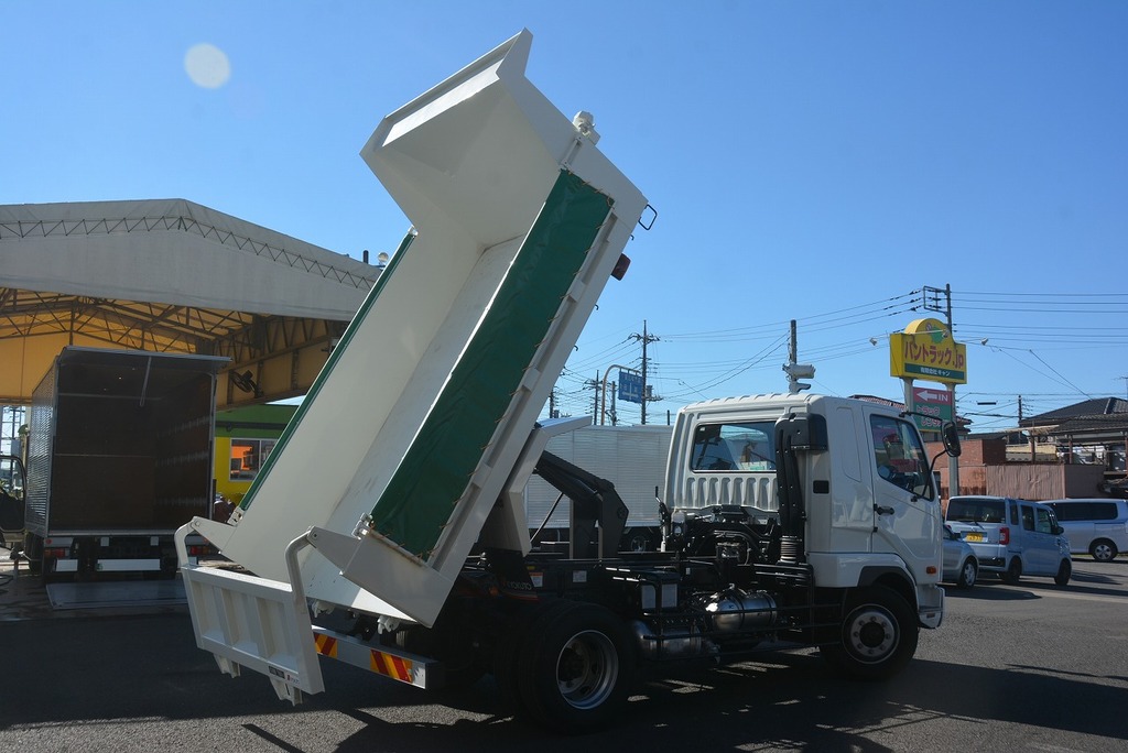 （未使用）　ファイター　増々トン　「ベッド付き」　土砂ダンプ　積載７９００ｋｇ　極東製　一方開　電動コボレーン　衝突軽減ブレーキ　車線逸脱警報　アドブルー　６速ＭＴ！　17