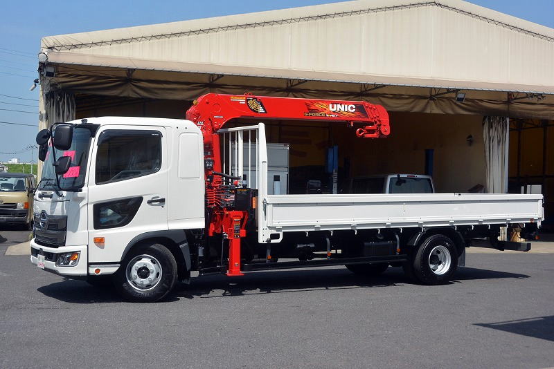 レンジャー　４トン　「標準幅　ベッド付き」　４段クレーン　古河ユニック製　積載２４５０ｋｇ　ラジコン　フックイン　２．９３ｔ吊　差し違いアウトリガー　５．５ｍ長　坂道発進補助　ＬＥＤヘッドライト＆フォグランプ　衝突軽減ブレーキ　車線逸脱警報　２１０馬力！６速ＭＴ！