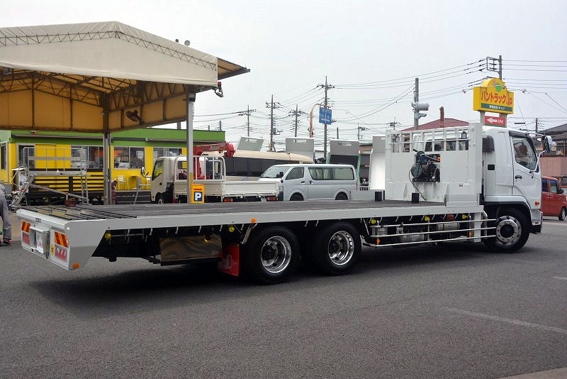 （未使用）　ファイター　大型　３軸　「ベッド付」　積載１１３００ｋｇ　古河ユニック製　ハイジャッキ　重機運搬車　ラジコン　ウインチ　アユミ板＆アユミ板掛け　スタンション穴　ステンレスサイドバンパー　アルミホイール　デフロック　７．２ｍ長　ミラーヒーター　ＨＩＤヘッドライト　６速ＭＴ！6