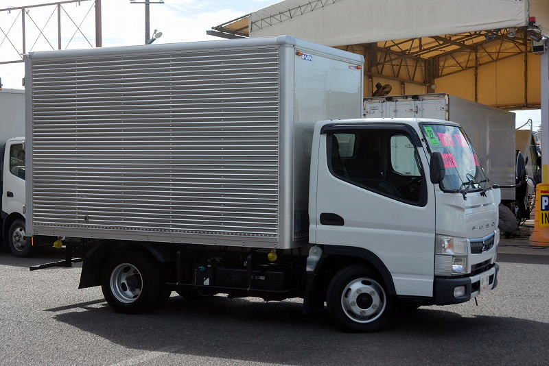 キャンター　１０尺　アルミバン　積載２０００ｋｇ　パブコ製　ラッシング２段　バックカメラ　ＥＴＣ　坂道発進補助　左電格ミラー　観音扉９０度ストッパー　フォグランプ　全低床　５速ＭＴ！4