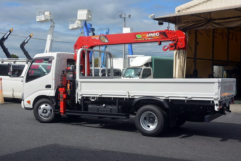 （未使用）　デュトロ　「標準幅　ロング」　４段クレーン　古河ユニック製　積載３０００ｋｇ　ラジコン　フックイン　２．９３ｔ吊　差し違いアウトリガー　セイコーラック　バックカメラ　左電格ミラー　クリアランスソナー　坂道発進補助　ＬＥＤヘッドライト　６速ＭＴ！車検「Ｒ５年９月まで！」5