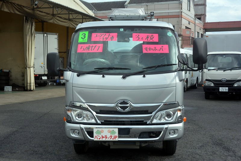 デュトロ　コンクリートミキサー車　カヤバ製　積載３０００ｋｇ　ドラム容量：２．５立米　最大混合容量：１．２立米　水タンク　電動ホッパーカバー　バックカメラ　ＥＴＣ２．０　坂道発進補助　左電格ミラー　メッキホイールライナー　メッキパーツ　クリアランスソナー　高年式！６速ＭＴ！車検「Ｒ５年２月まで！」0